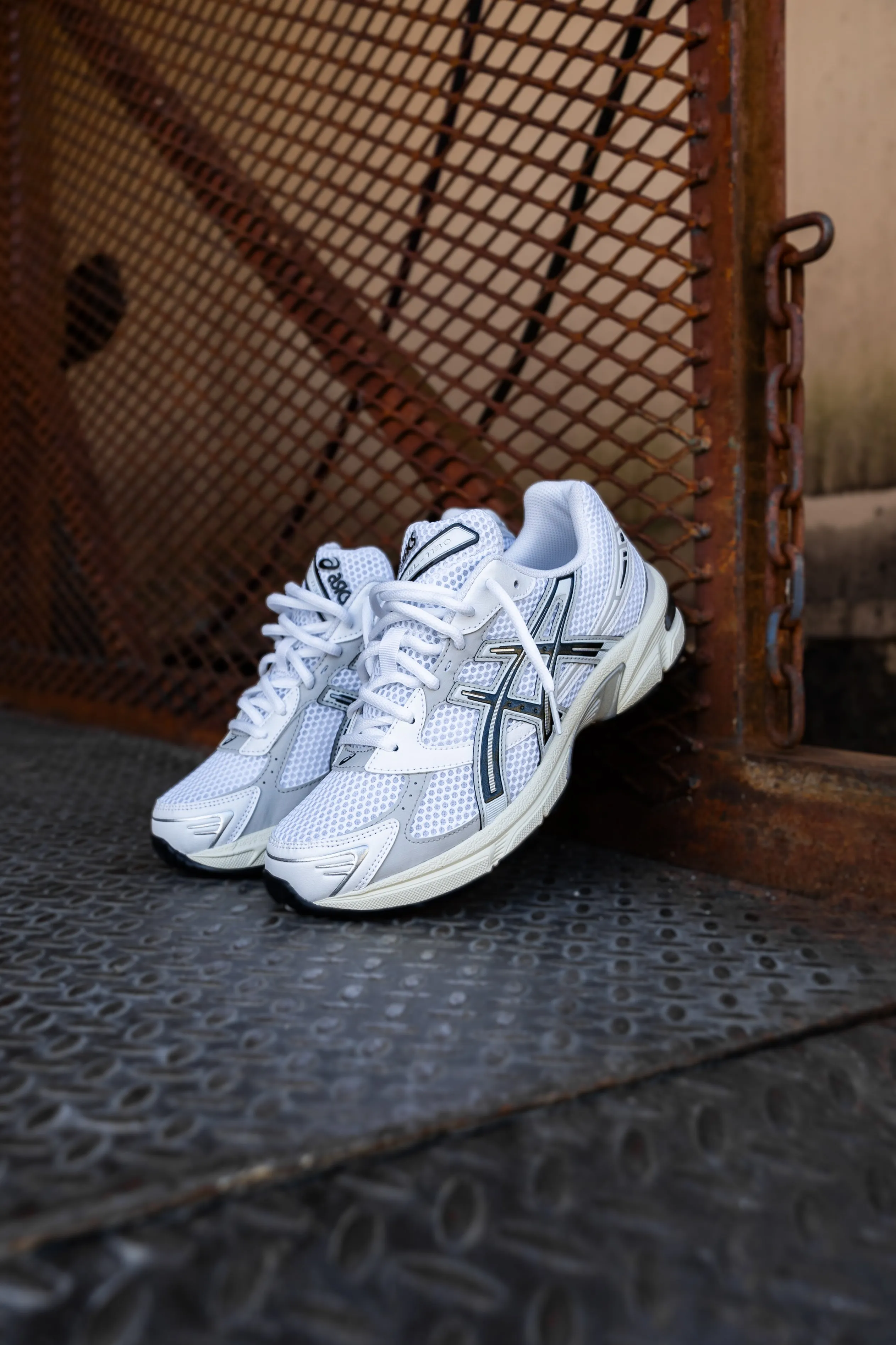 Mens Asics Gel-1130 (White/Cloud Grey) running shoe close-up shots