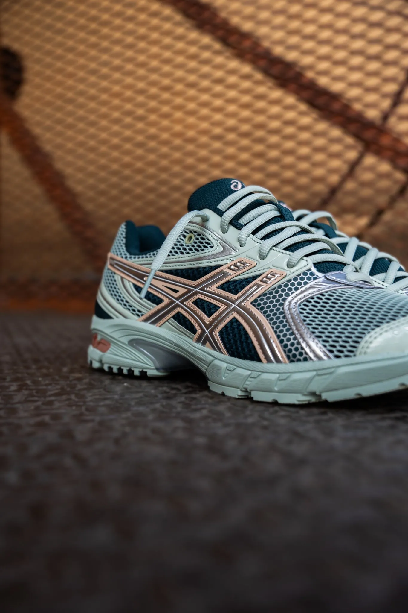 Mens Asics Gel-DS Trainer 14 (Lichen Rock/Pure Silver) running shoe close-up shots