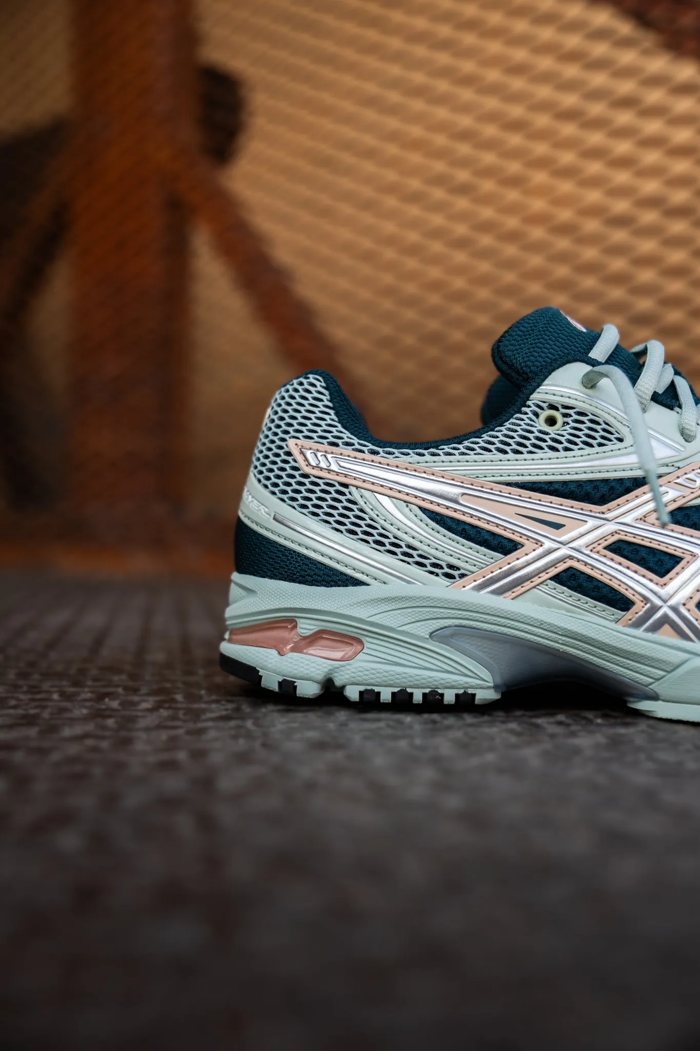 Mens Asics Gel-DS Trainer 14 (Lichen Rock/Pure Silver) running shoe close-up shots