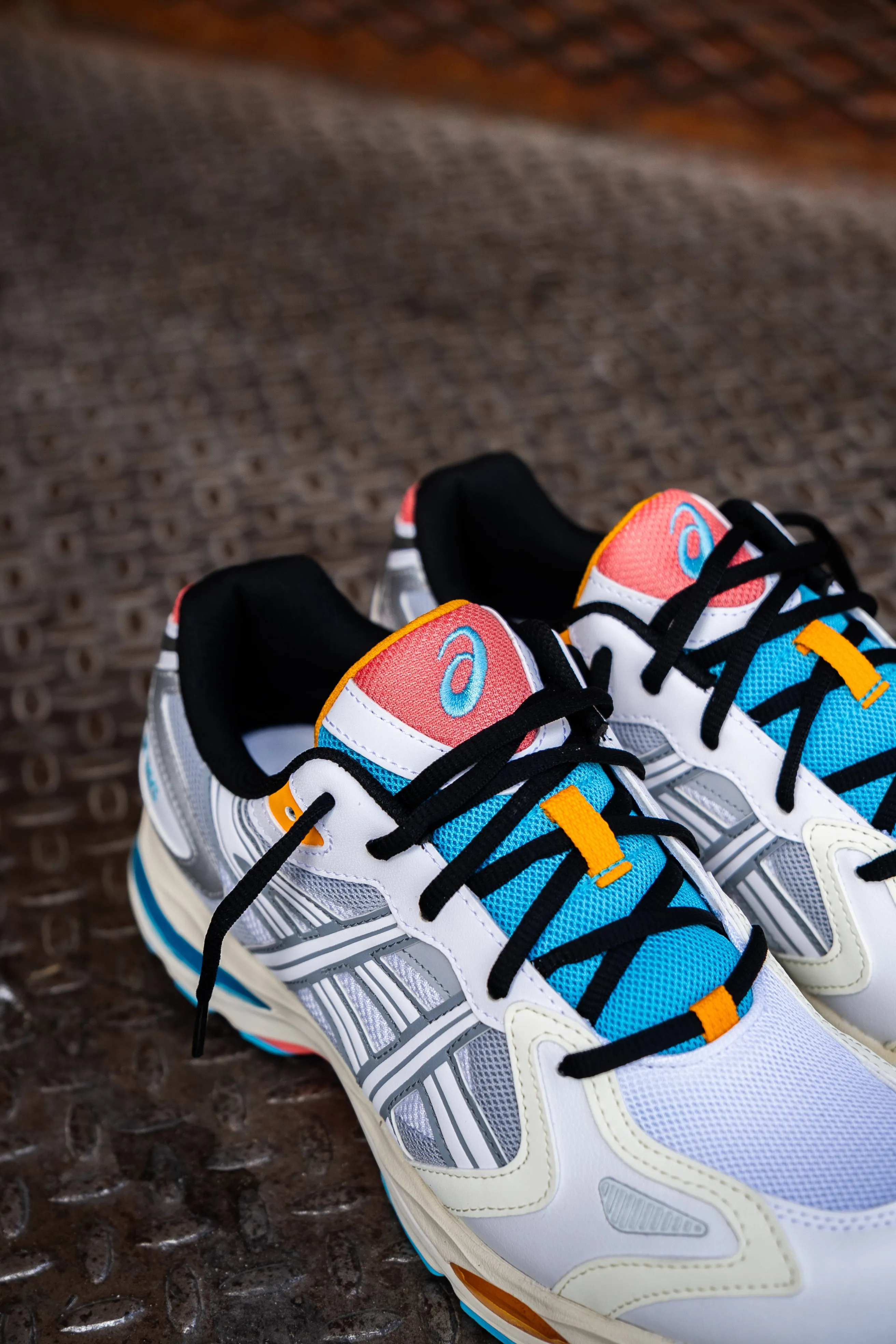 Mens Asics Gel K-1011 (White/Pure Silver) running shoe close-up shots