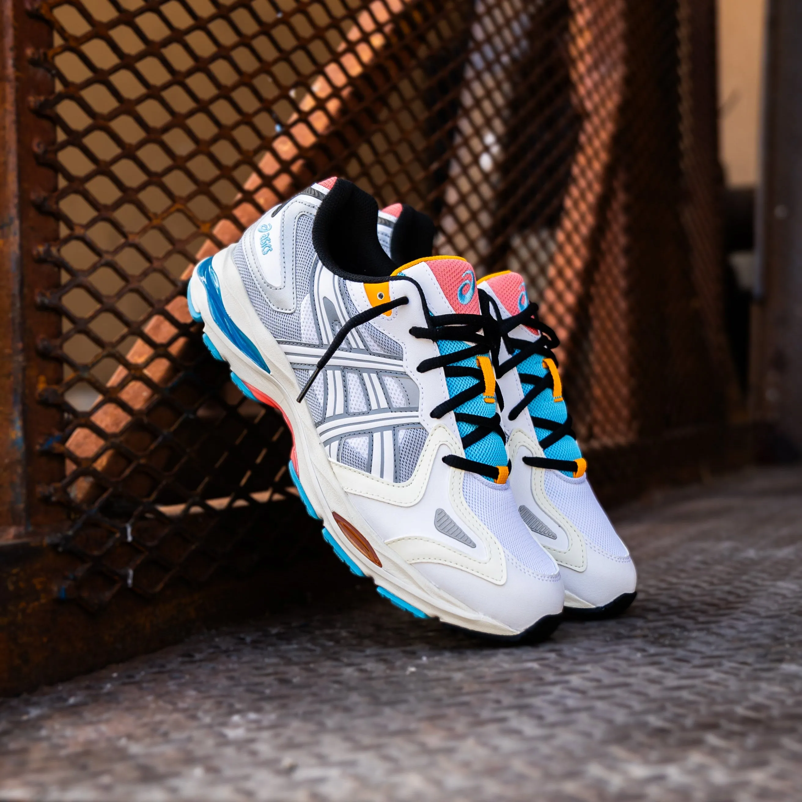 Mens Asics Gel K-1011 (White/Pure Silver) running shoe close-up shots