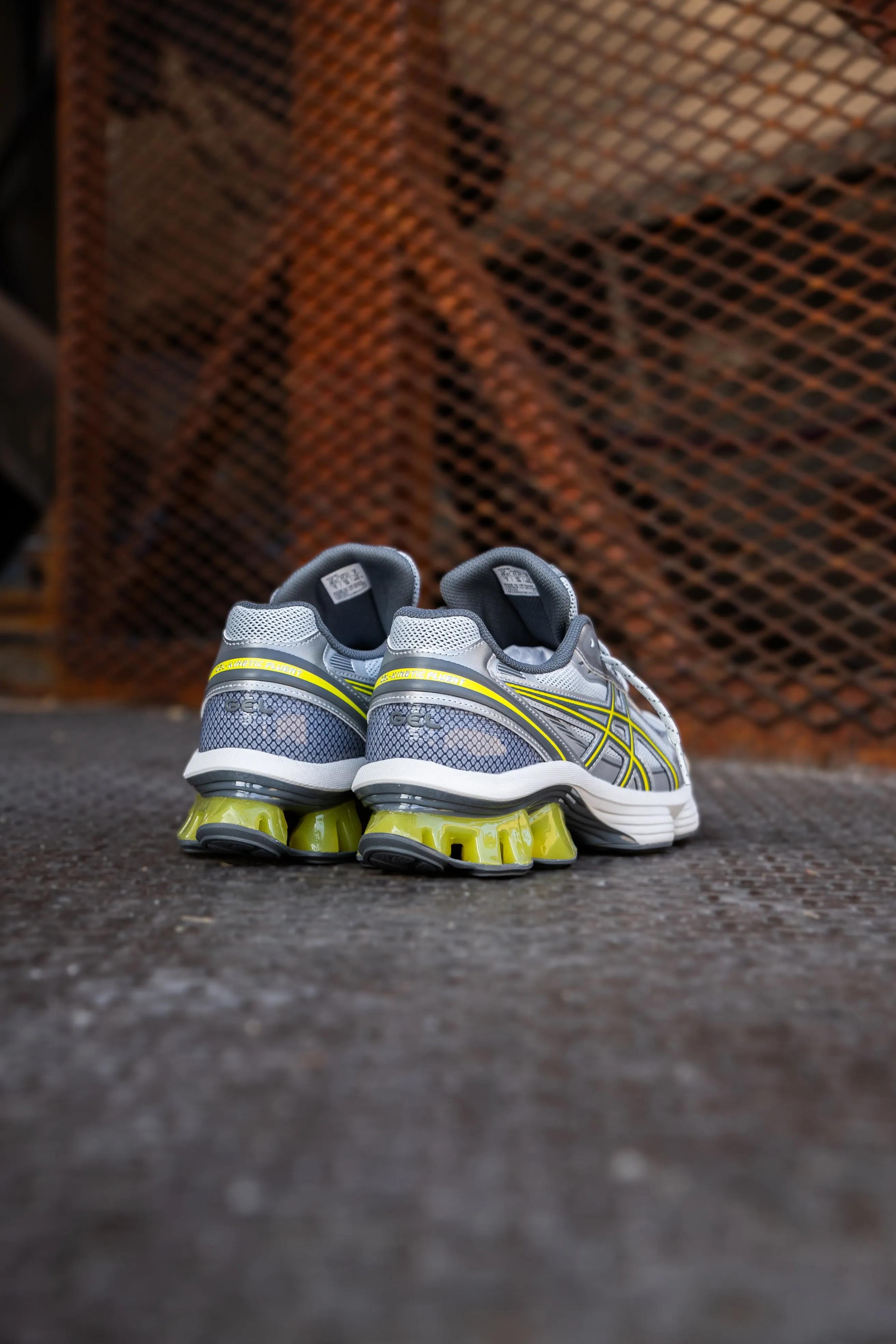 Mens Asics Gel-Kinetic Fluent (Glacier Grey/Steel Grey) running shoe close-up shots