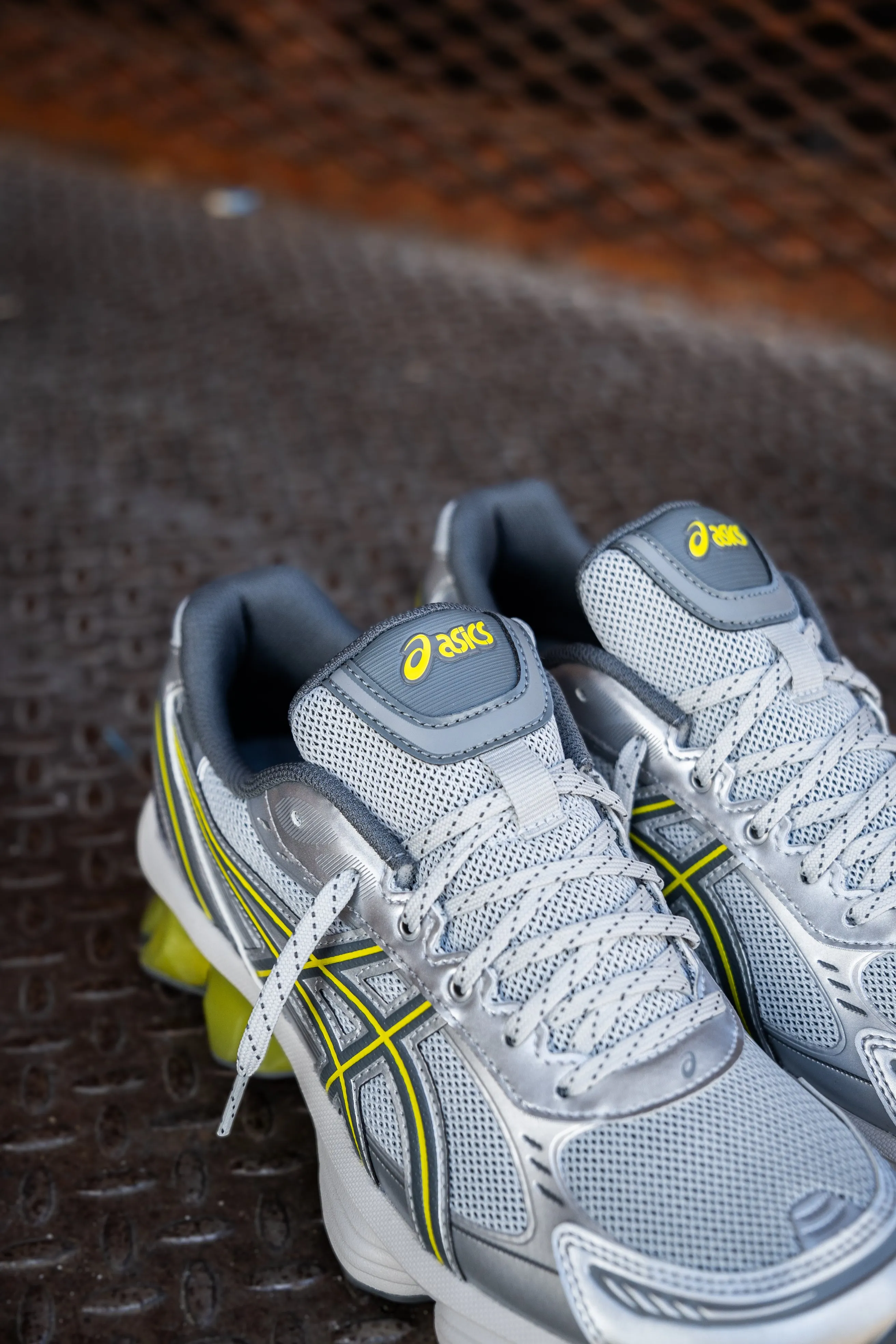 Mens Asics Gel-Kinetic Fluent (Glacier Grey/Steel Grey) running shoe close-up shots