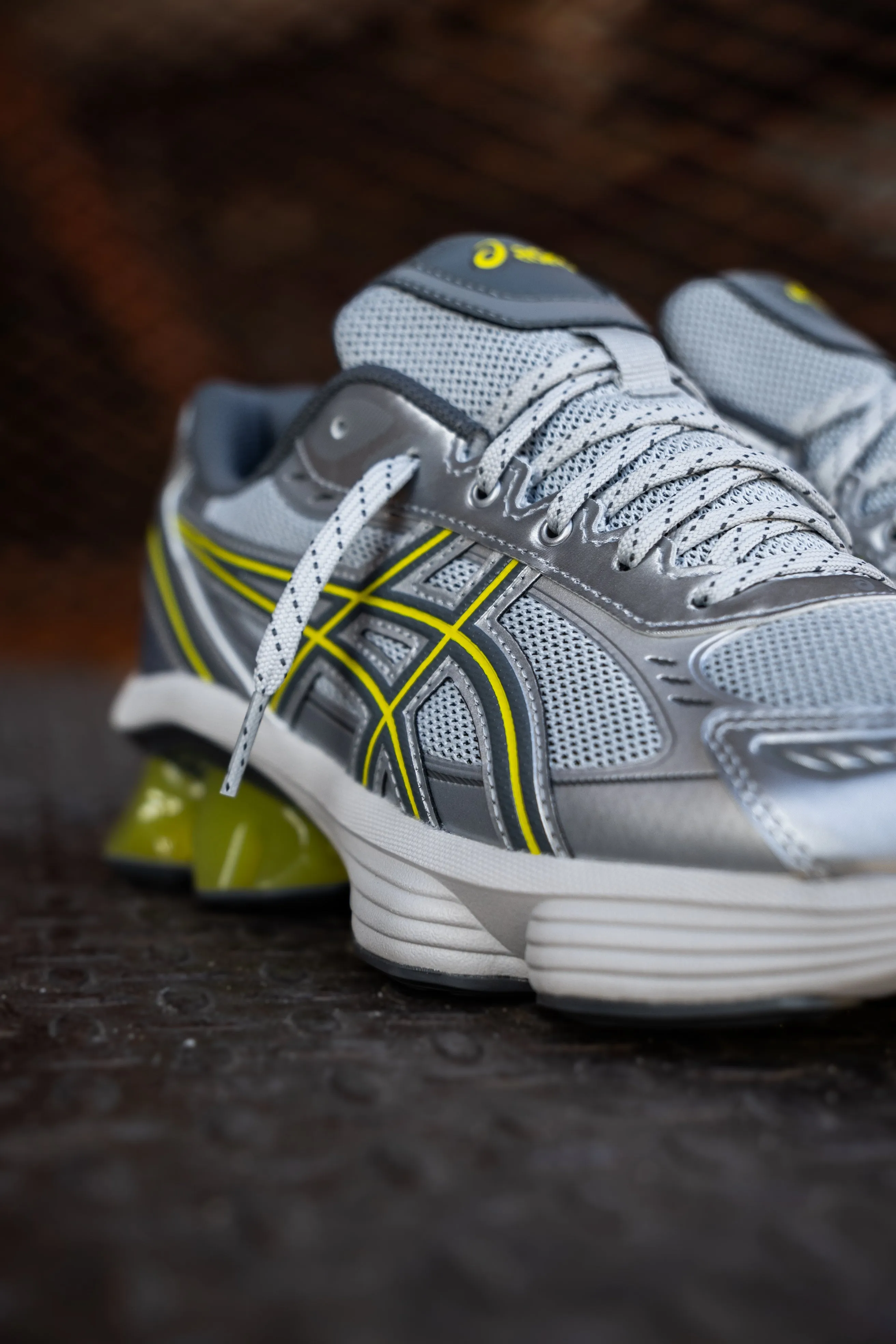 Mens Asics Gel-Kinetic Fluent (Glacier Grey/Steel Grey) running shoe close-up shots