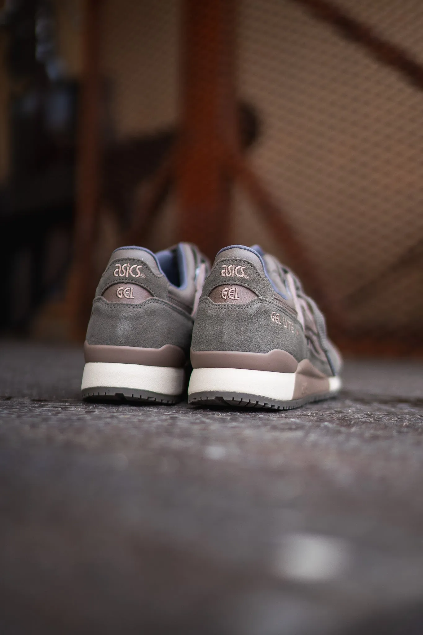 Mens Asics Gel-Lyte 3 OG (Taupe Grey) running shoe close-up shots