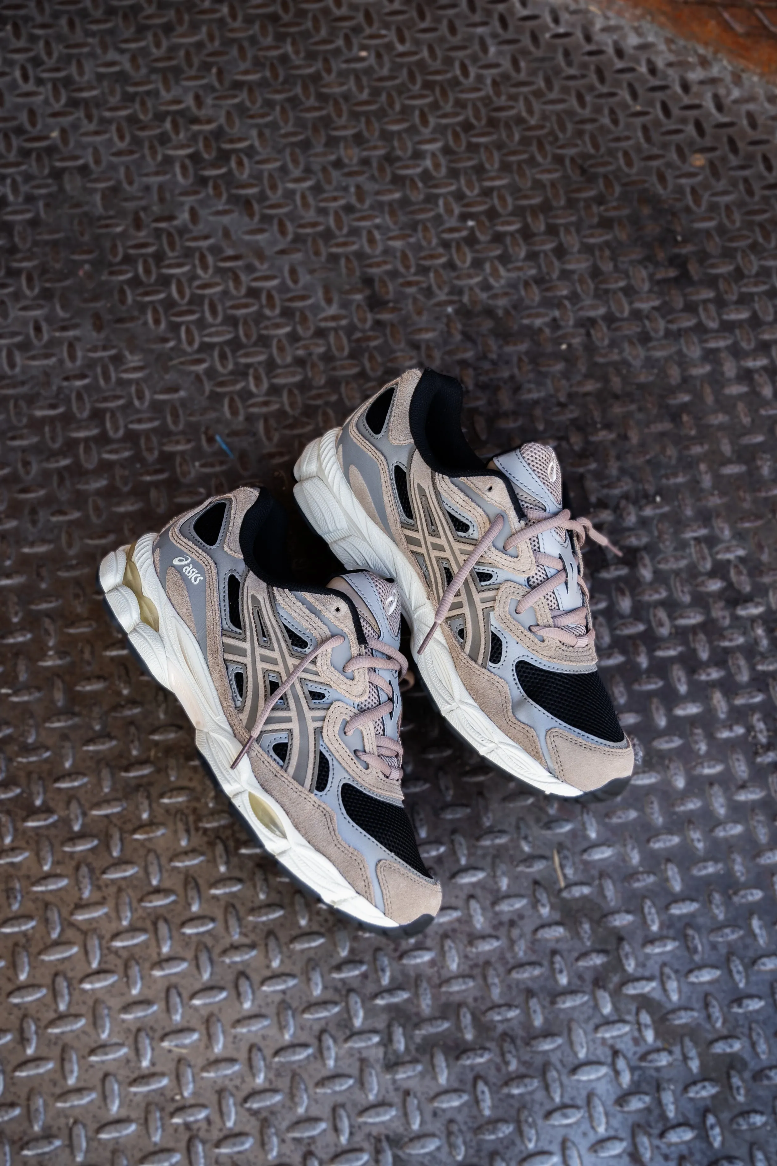 Mens Asics Gel-NYC (Black/Greige) running shoe close-up shots