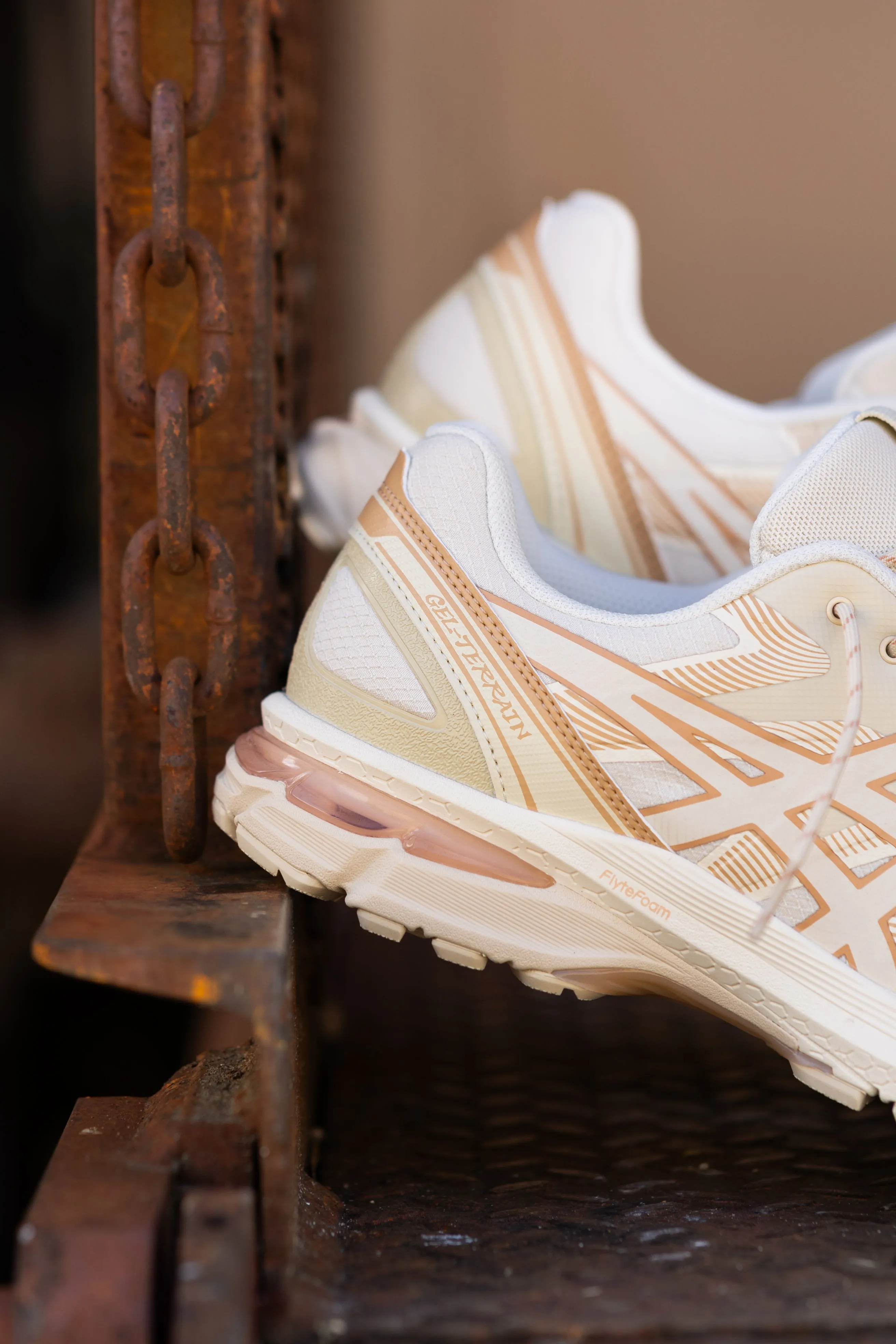 Mens Asics Gel-Terrain (Birch/Birch) - 1203A342-200 running shoe close-up shots