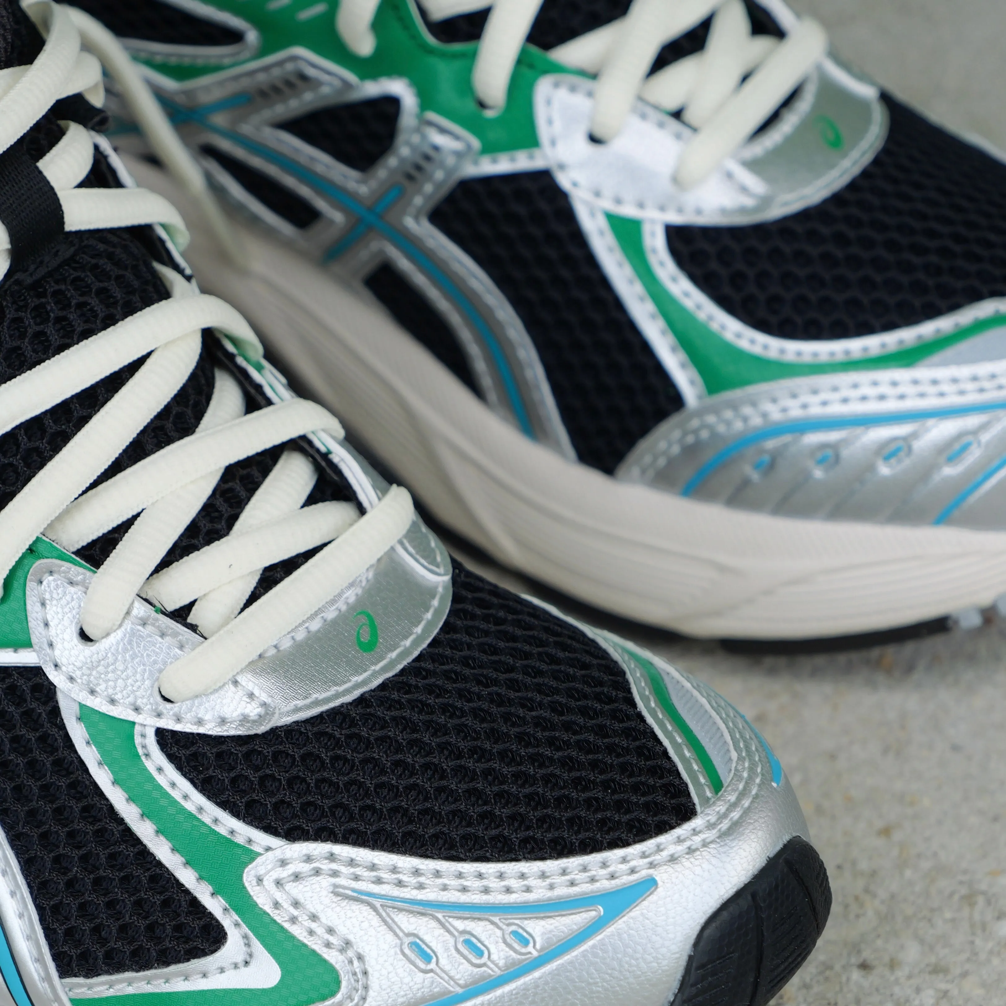 Mens Asics GT-2160 (Black/Morpho) running shoe close-up shots