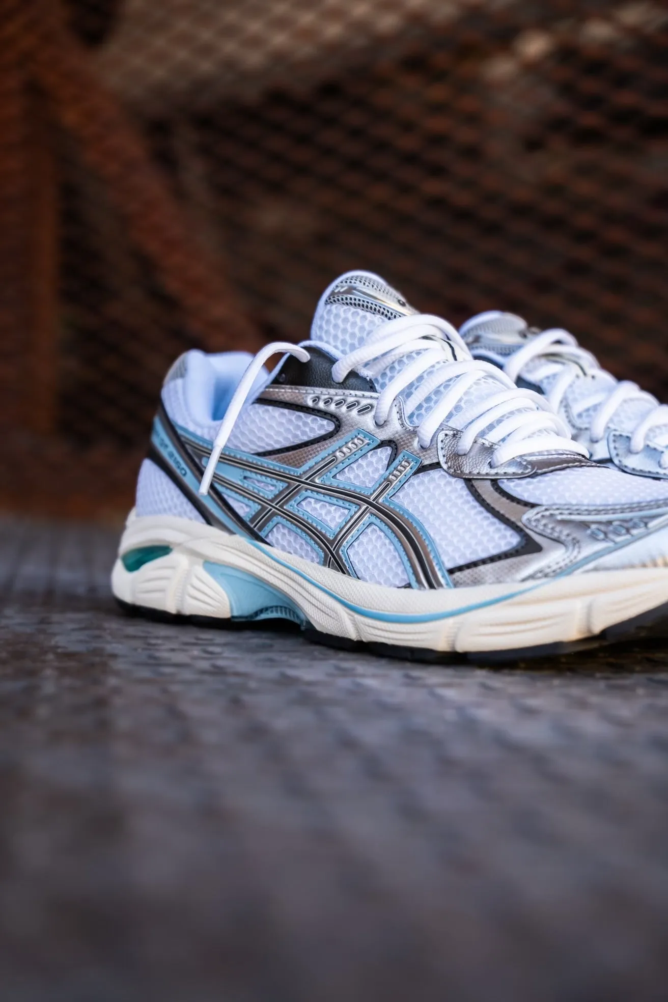 Mens Asics GT-2160 (White/Pure Silver/Light Blue) running shoe close-up shots