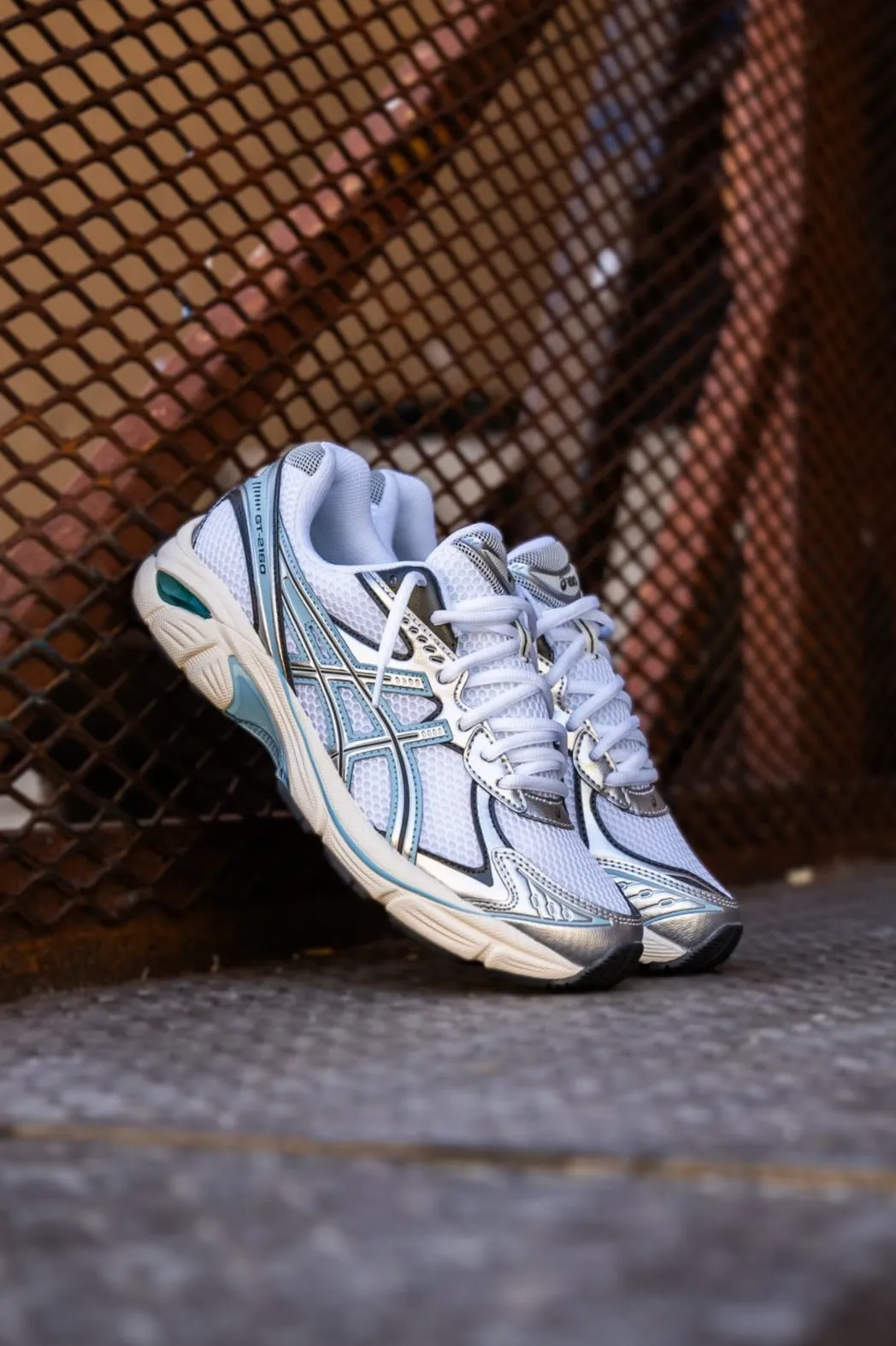 Mens Asics GT-2160 (White/Pure Silver/Light Blue) running shoe close-up shots