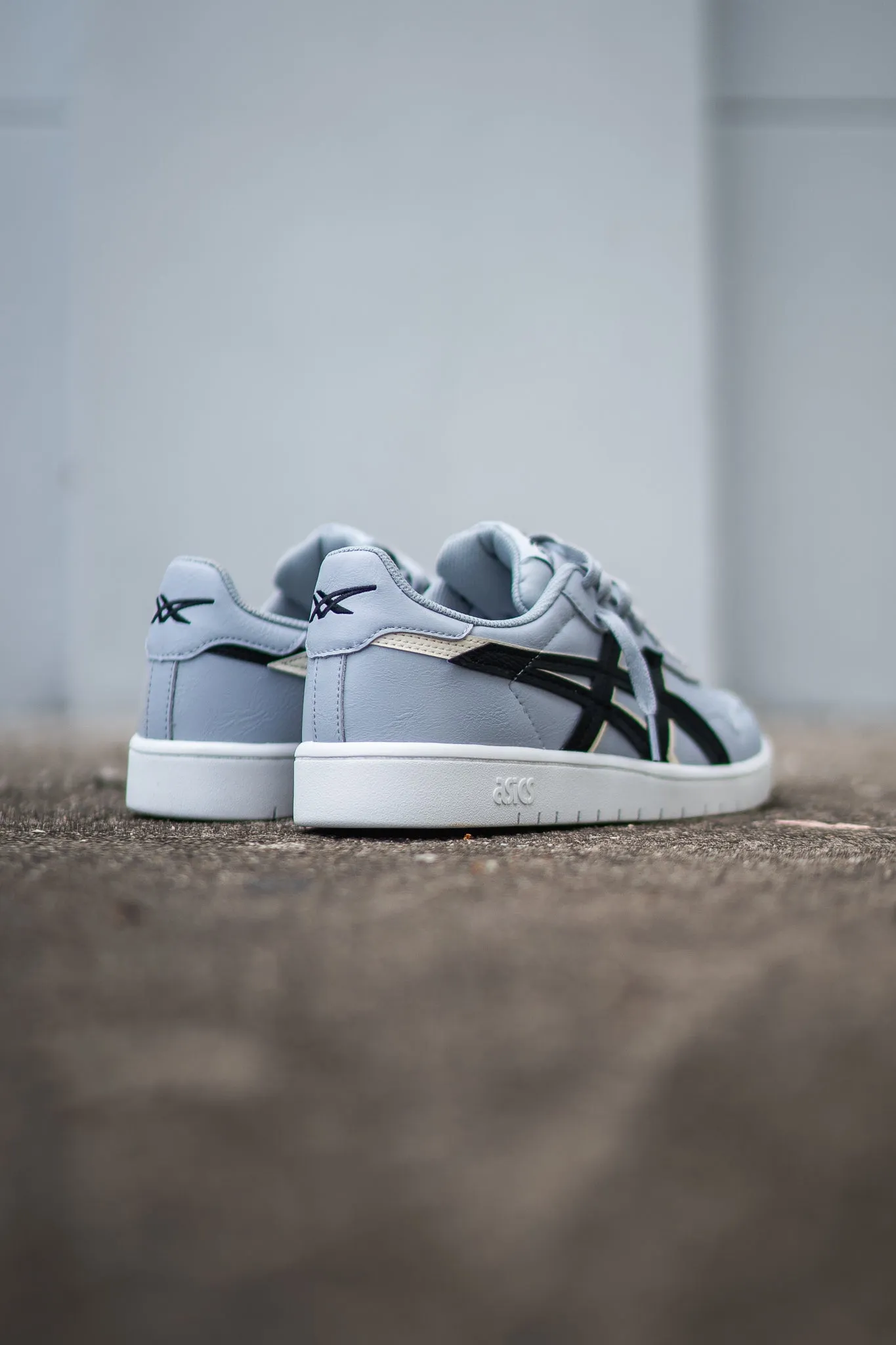 Mens Asics Japan S (Piedmont Grey/Black) running shoe close-up shots