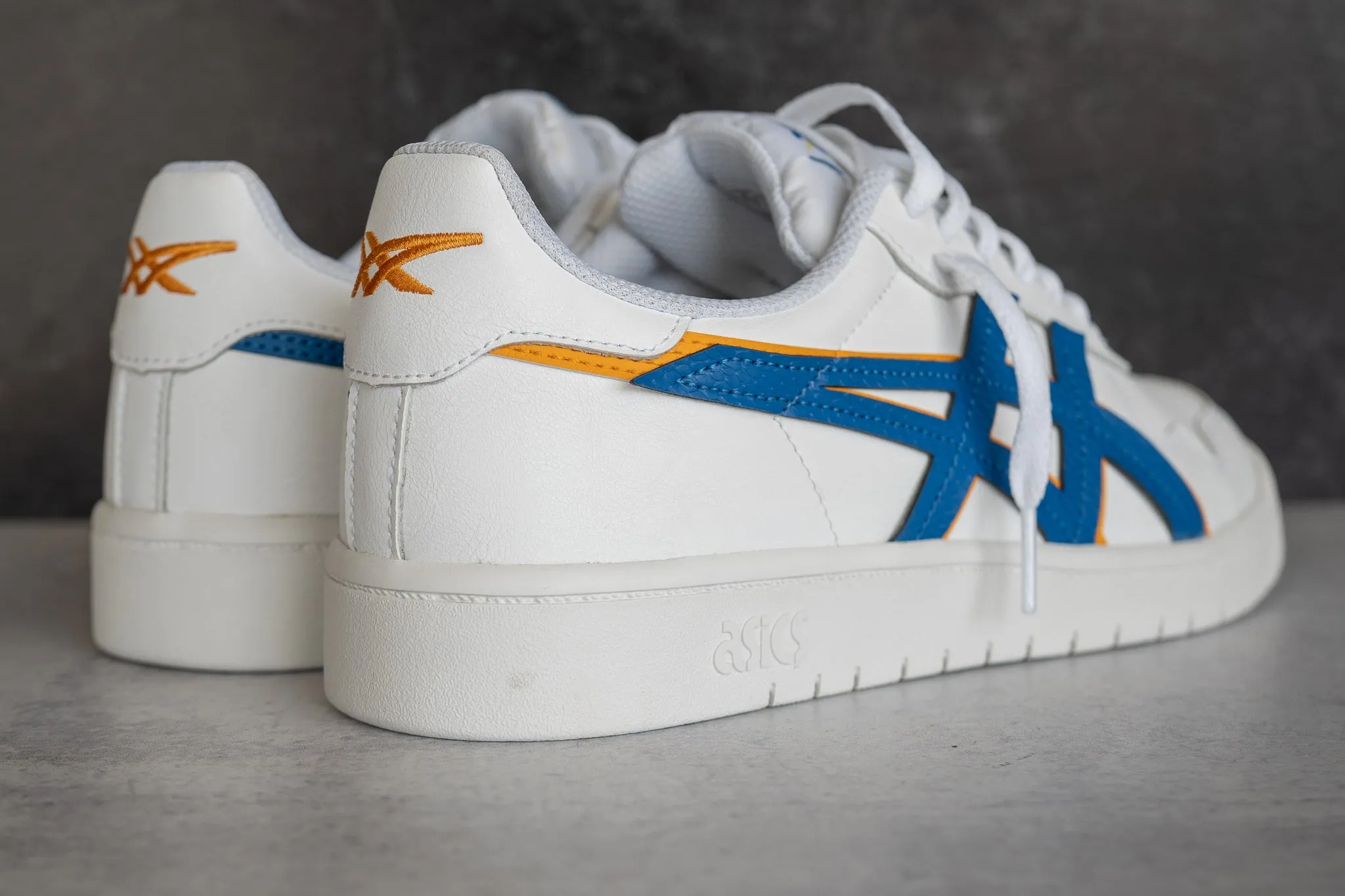 Mens Asics Japan S (White/Lake Drive/Citrus) running shoe close-up shots