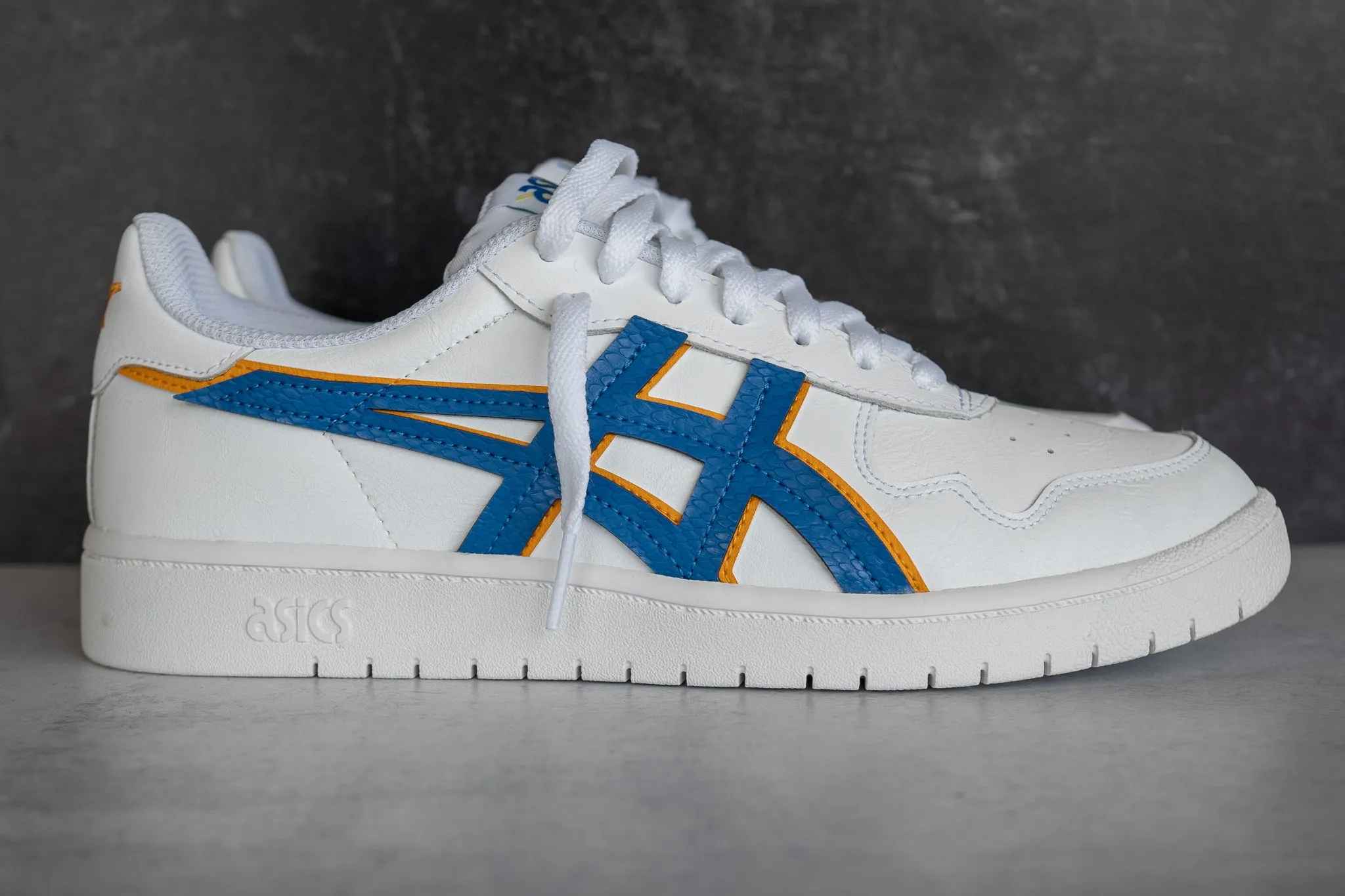 Mens Asics Japan S (White/Lake Drive/Citrus) running shoe close-up shots