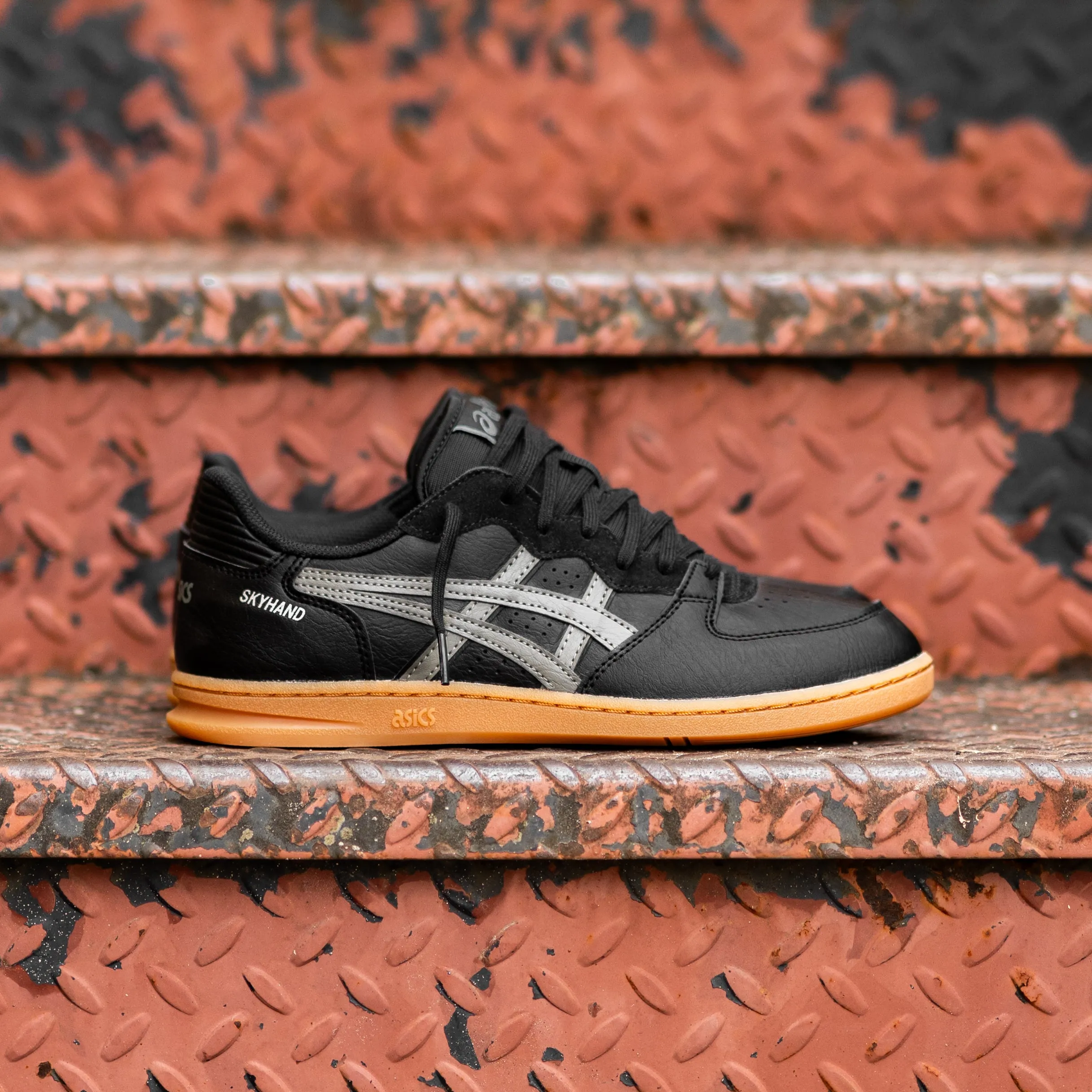 Men's Asics Skyhand OG (Black/Truffle Grey) Asics sport performance shoes