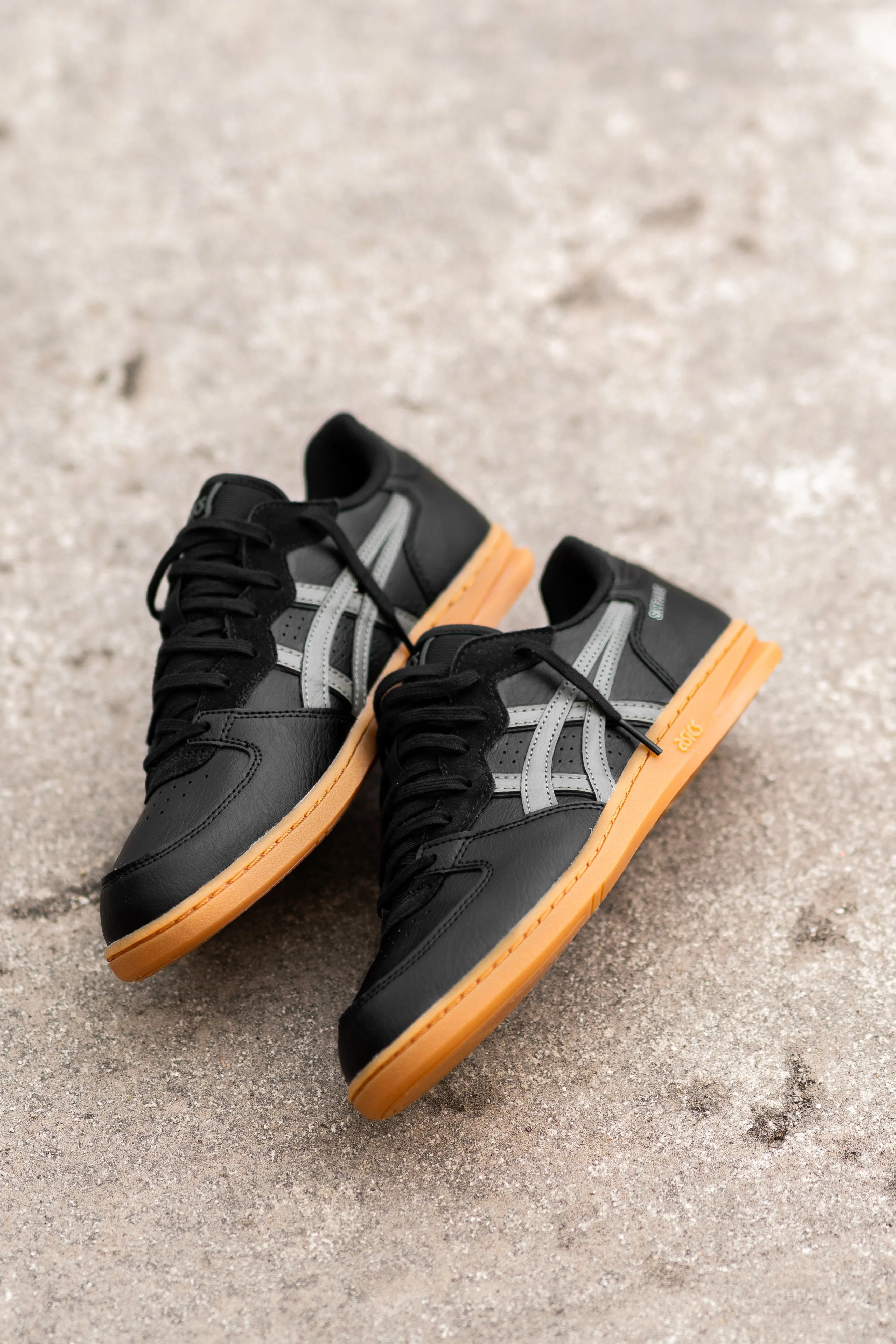 Men's Asics Skyhand OG (Black/Truffle Grey) running shoe close-up shots