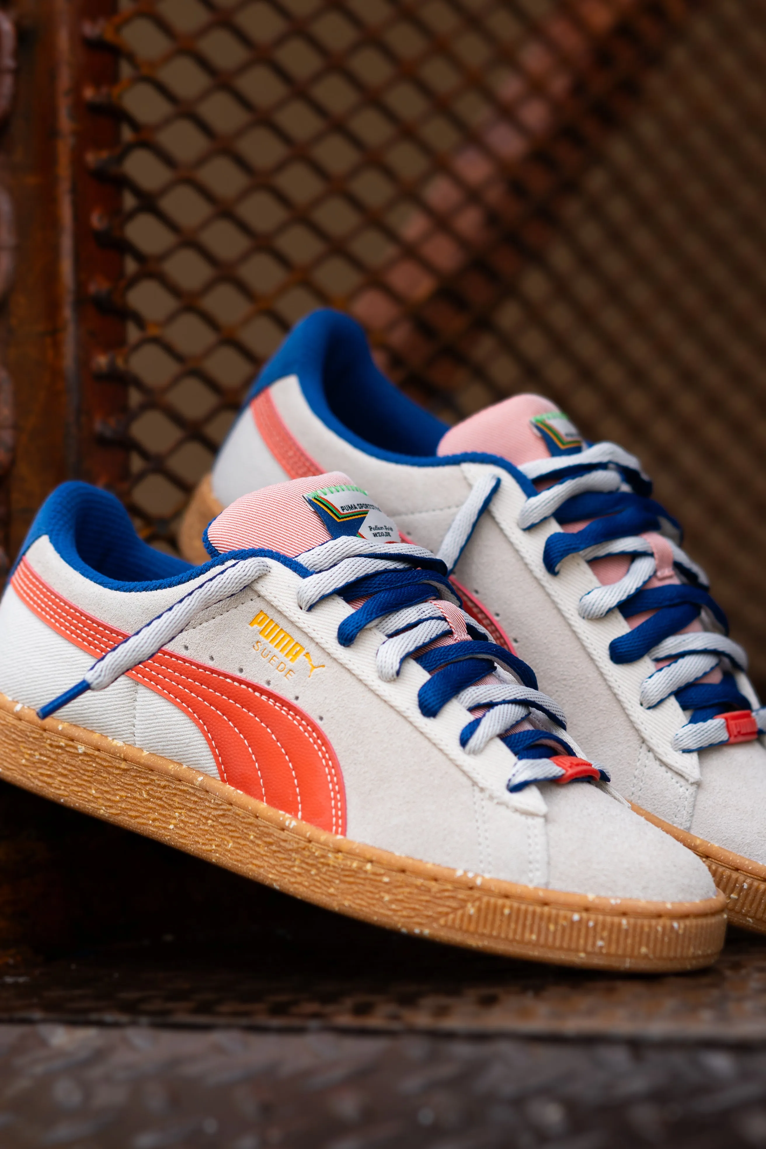 Mens Puma Suede Podium (Alpine Snow/Gum) Puma athletic shoe visuals