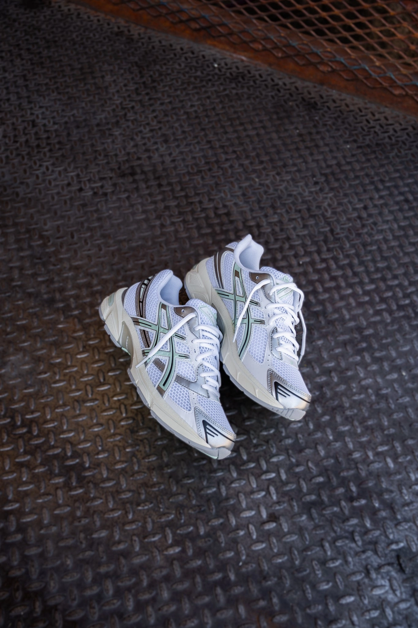 Mens Asics Gel-1130 (White/Mint Tint) running shoe close-up shots