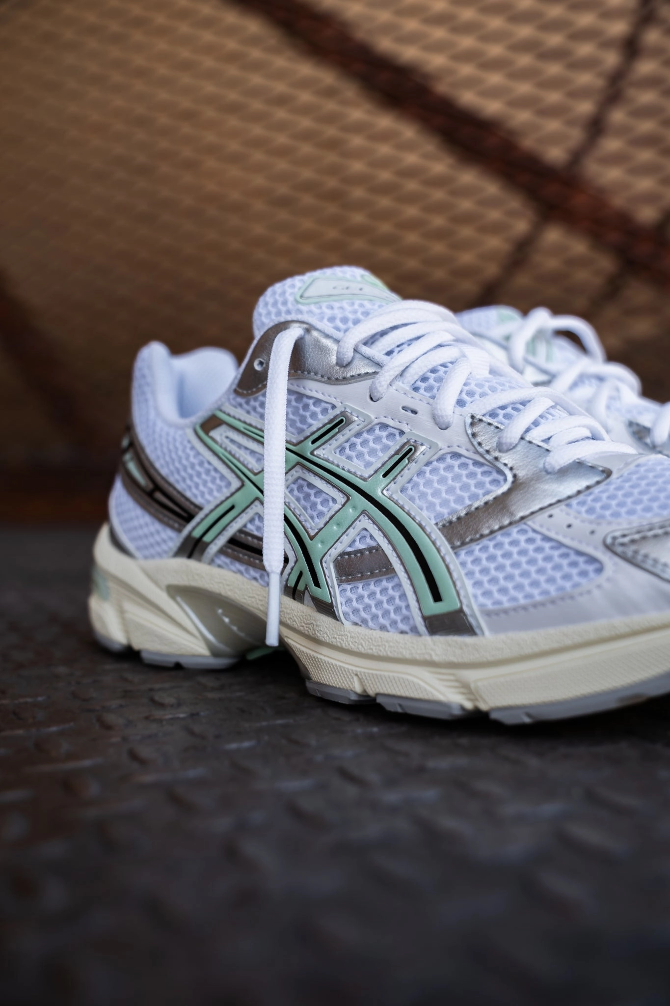 Mens Asics Gel-1130 (White/Mint Tint) running shoe close-up shots