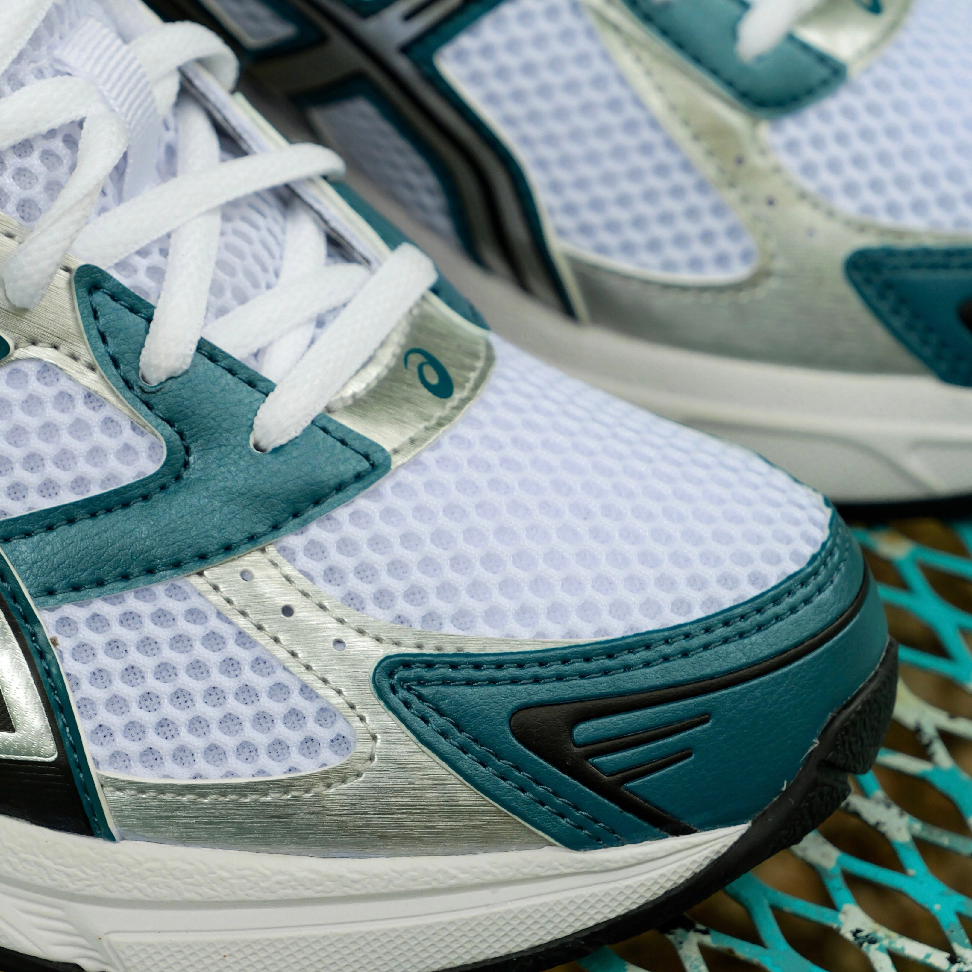 Mens Asics Gel-1130 (White/Restful Teal) running shoe close-up shots