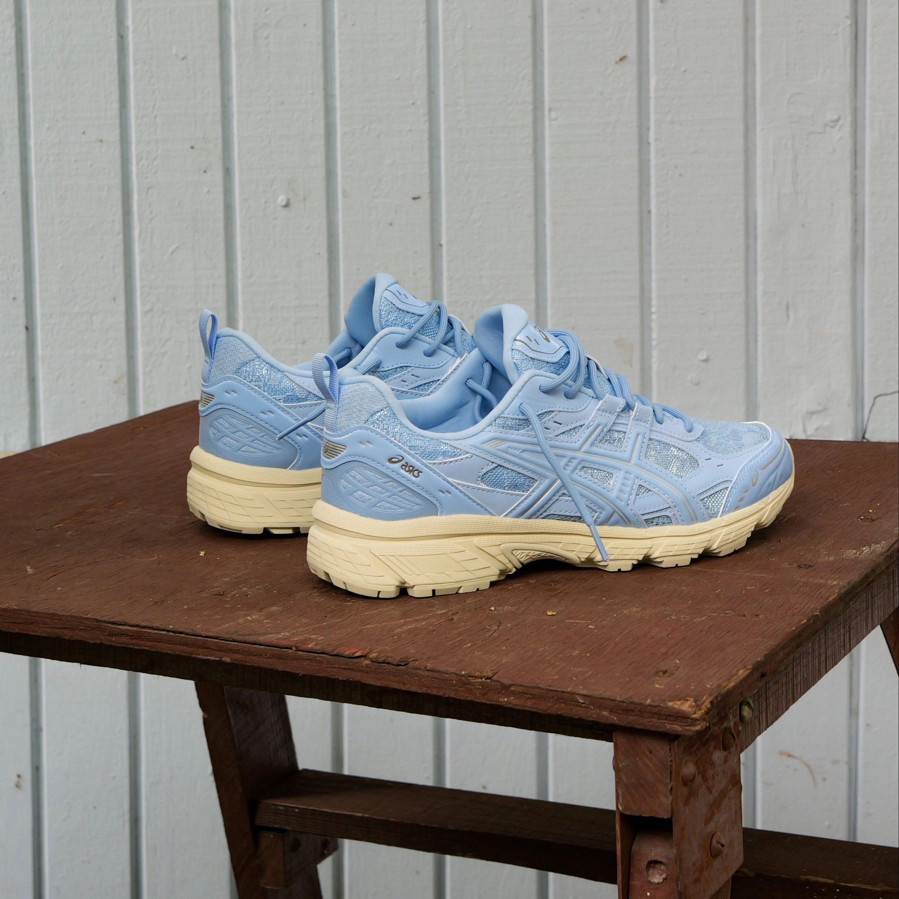 Mens Asics Gel-Nunobiki (Stone Wash/Pure Silver) running shoe close-up shots
