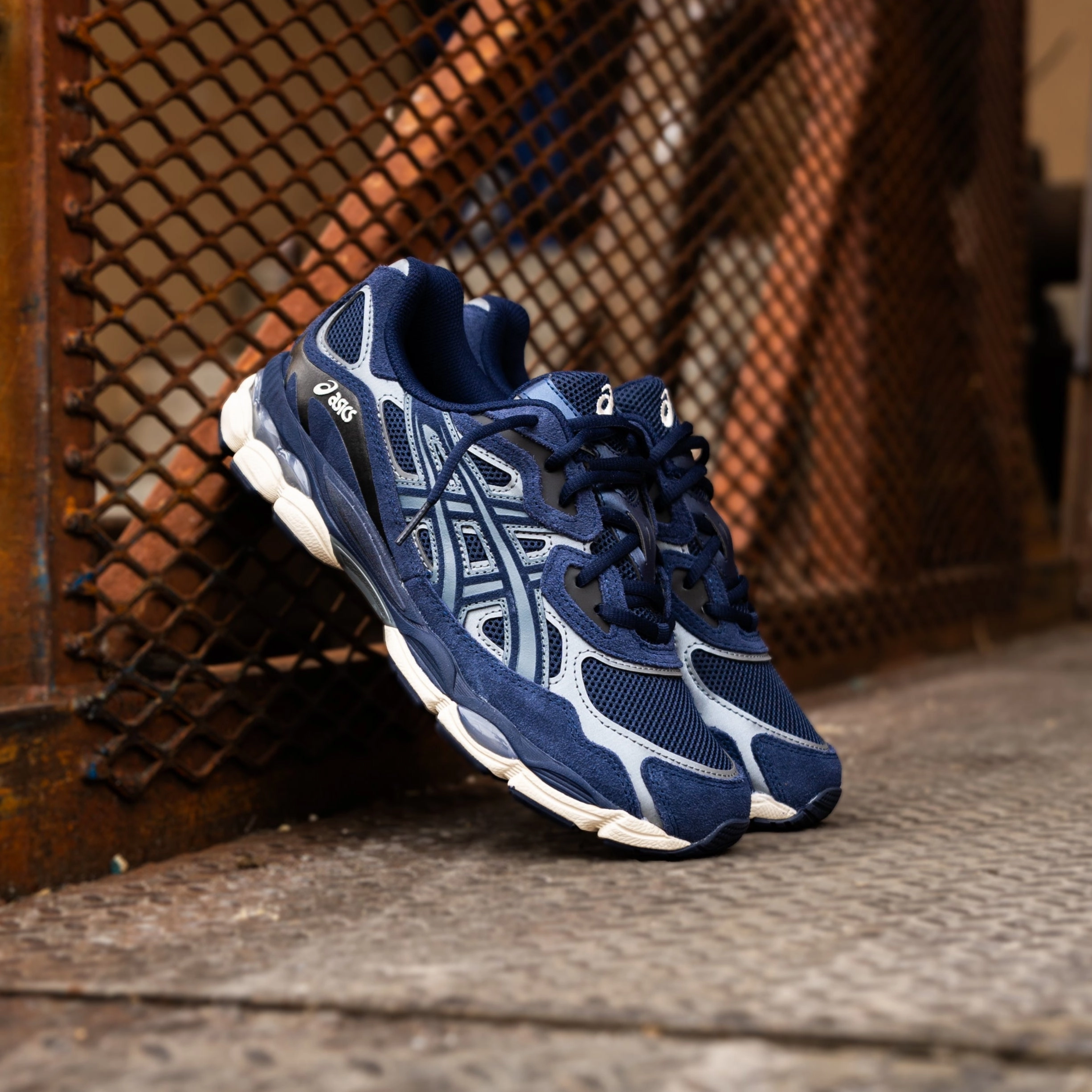 Mens Asics Gel-NYC (Midnight/Midnight) running shoe close-up shots