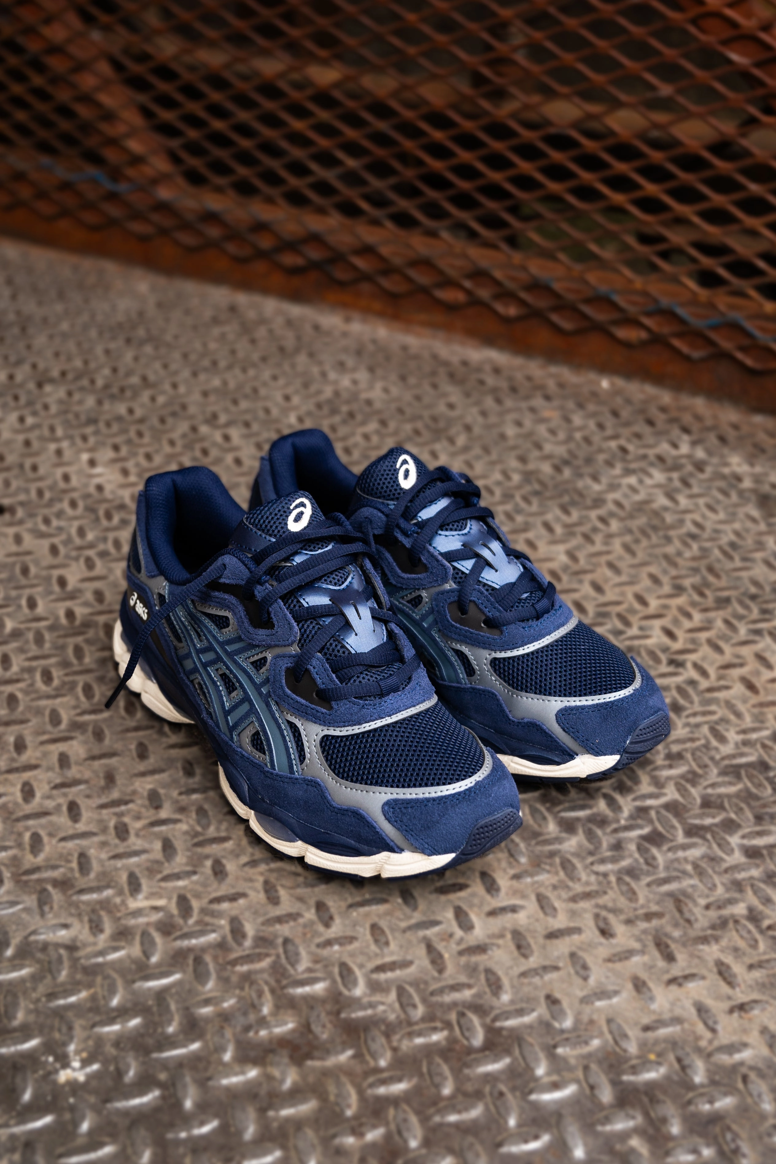 Mens Asics Gel-NYC (Midnight/Midnight) running shoe close-up shots