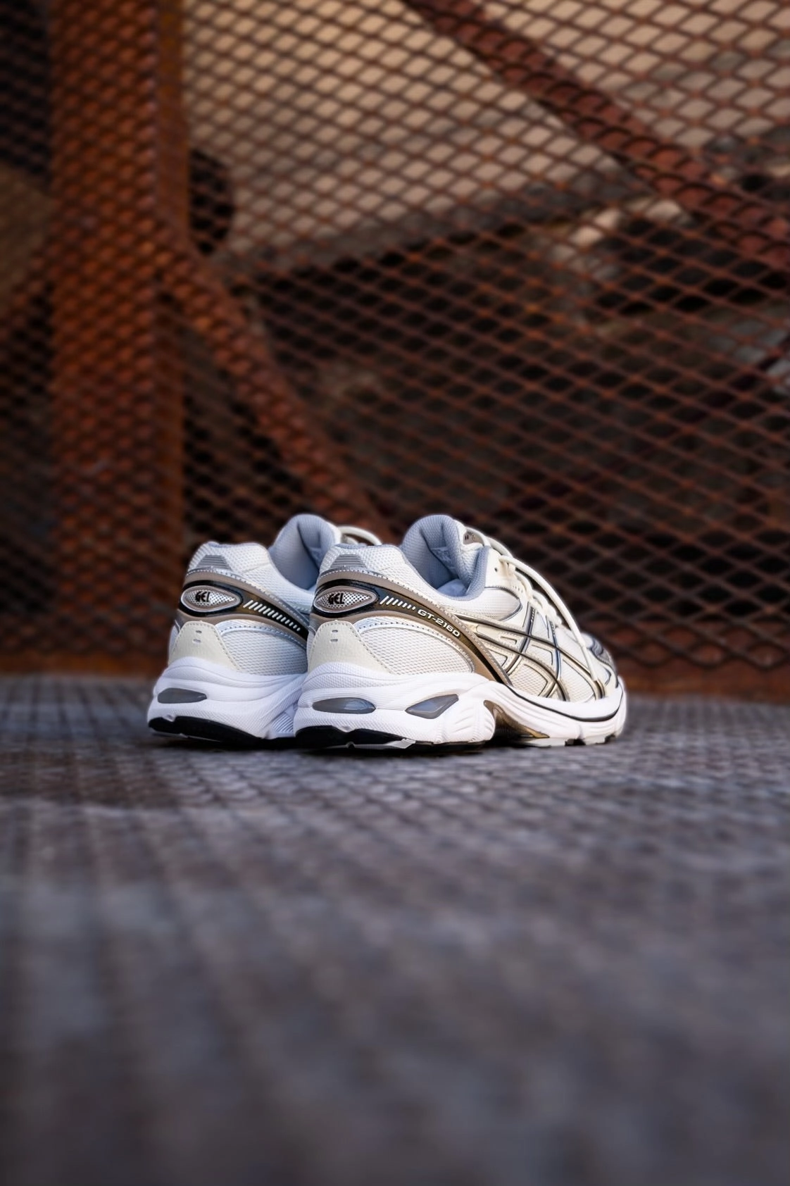 Mens Asics GT-2160 (Cream/Greige) running shoe close-up shots