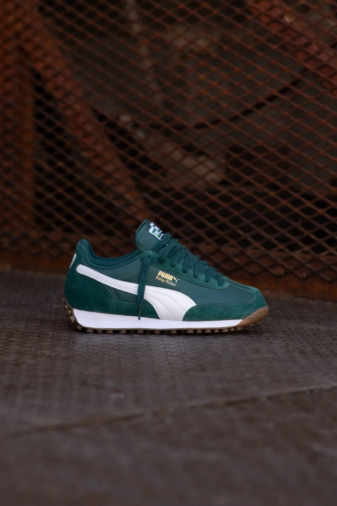 Mens Puma Easy Rider Vintage (Dark Myrtle/Puma White) Puma athletic shoe visuals