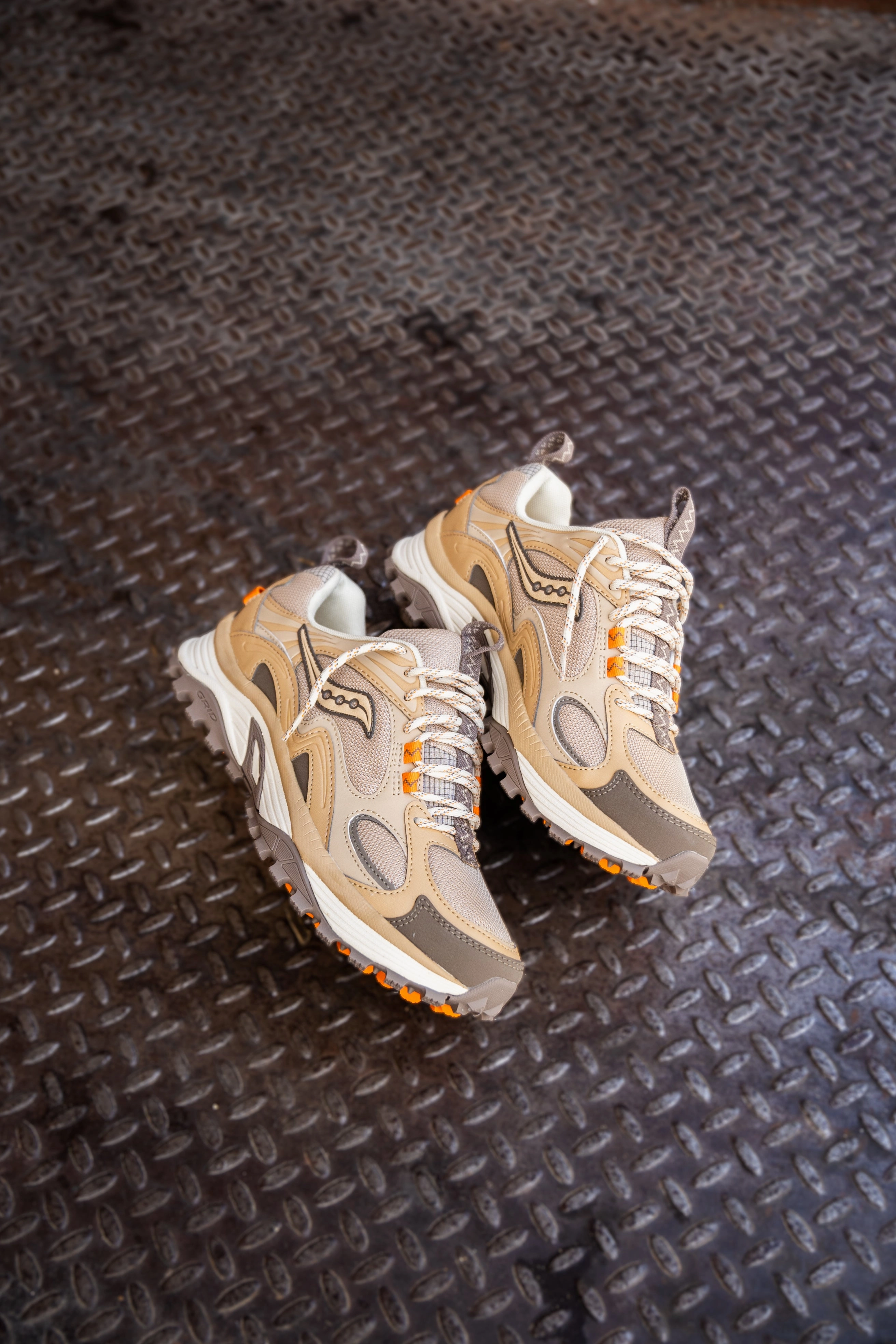Mens Saucony Grid Aura X (Whey/Orange) Saucony versatile athletic footwear