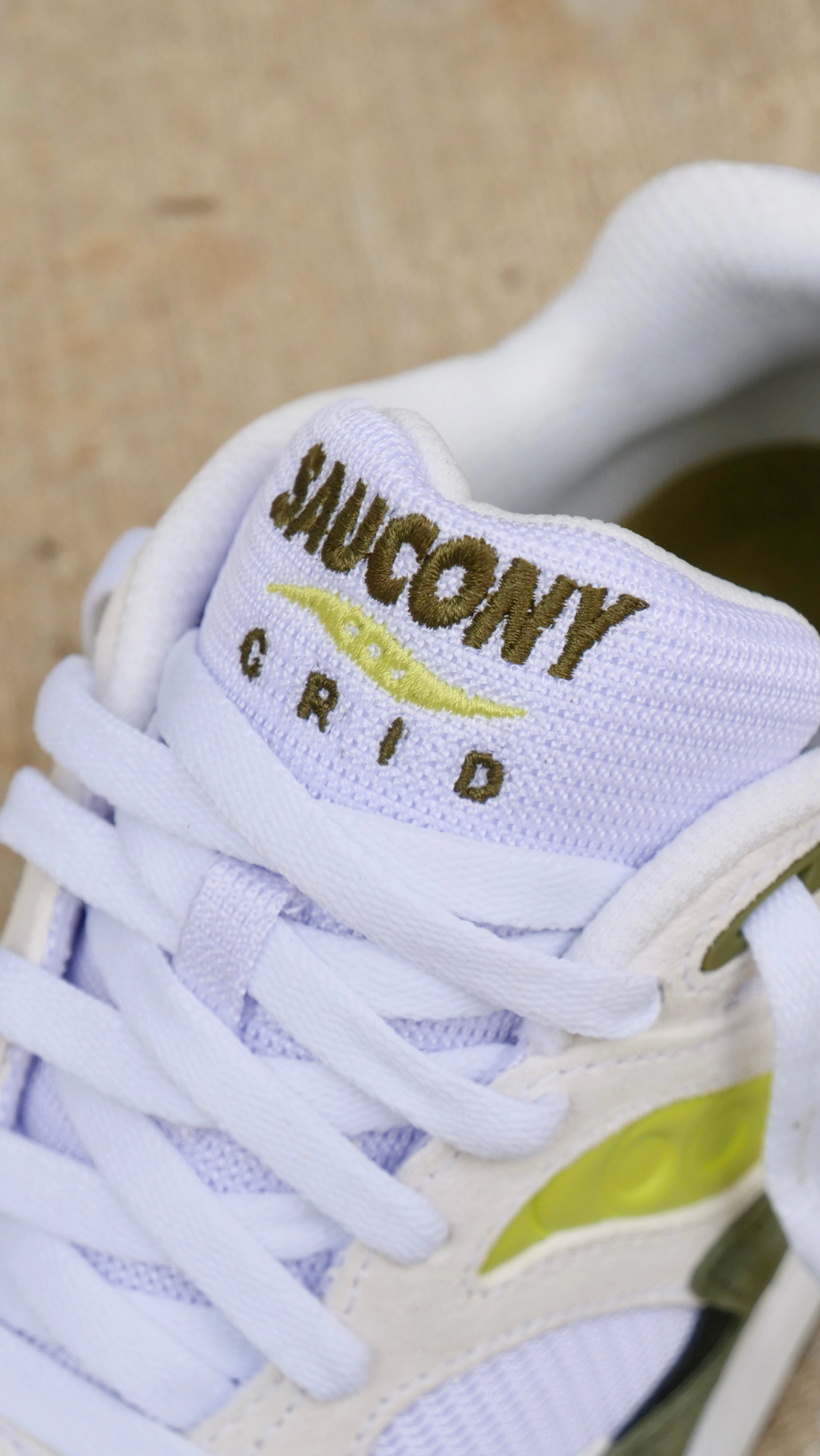 Mens Saucony Grid Shadow 2 Essential (White/Green) Saucony versatile athletic footwear