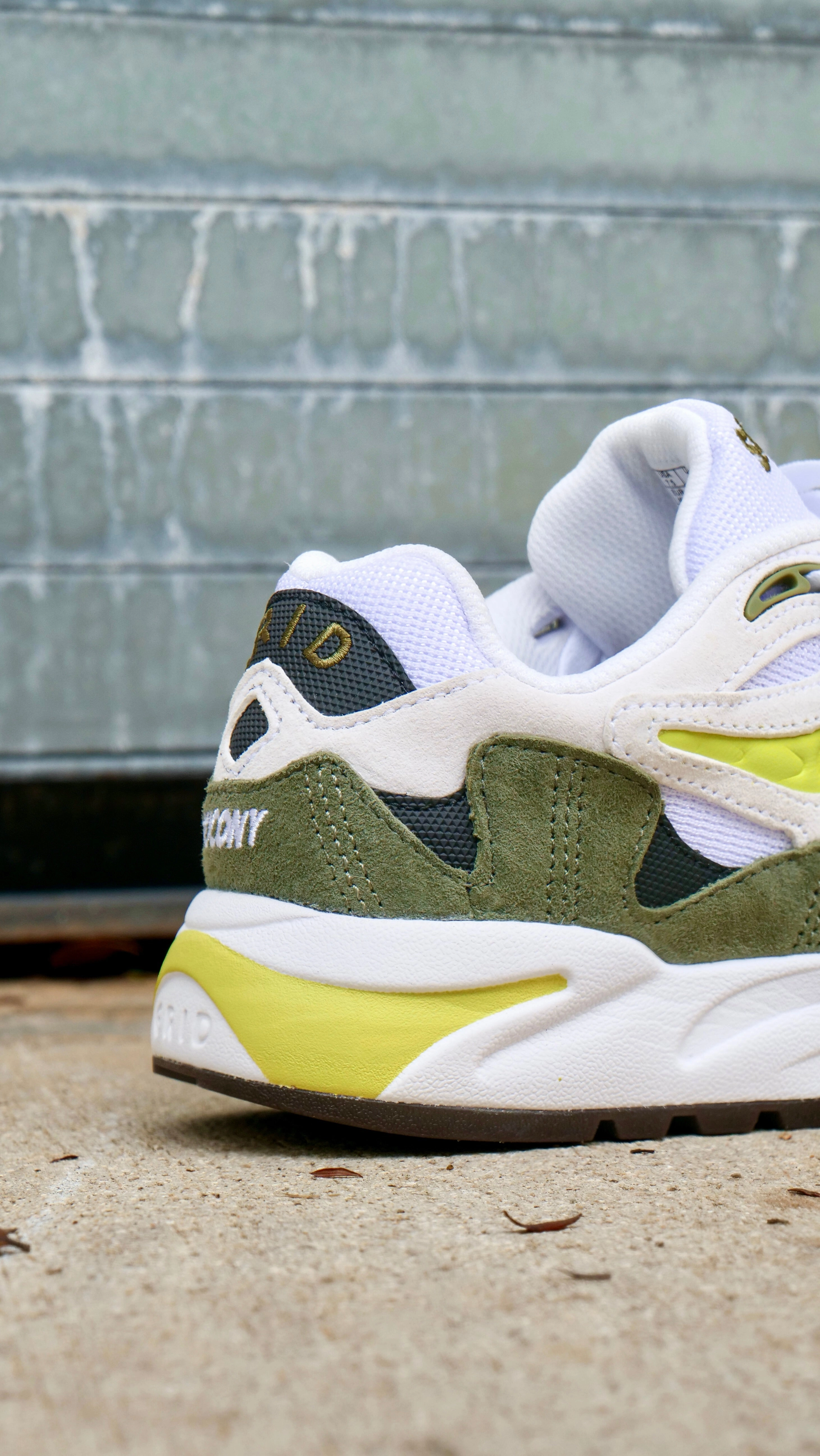 Mens Saucony Grid Shadow 2 Essential (White/Green) Saucony versatile athletic footwear
