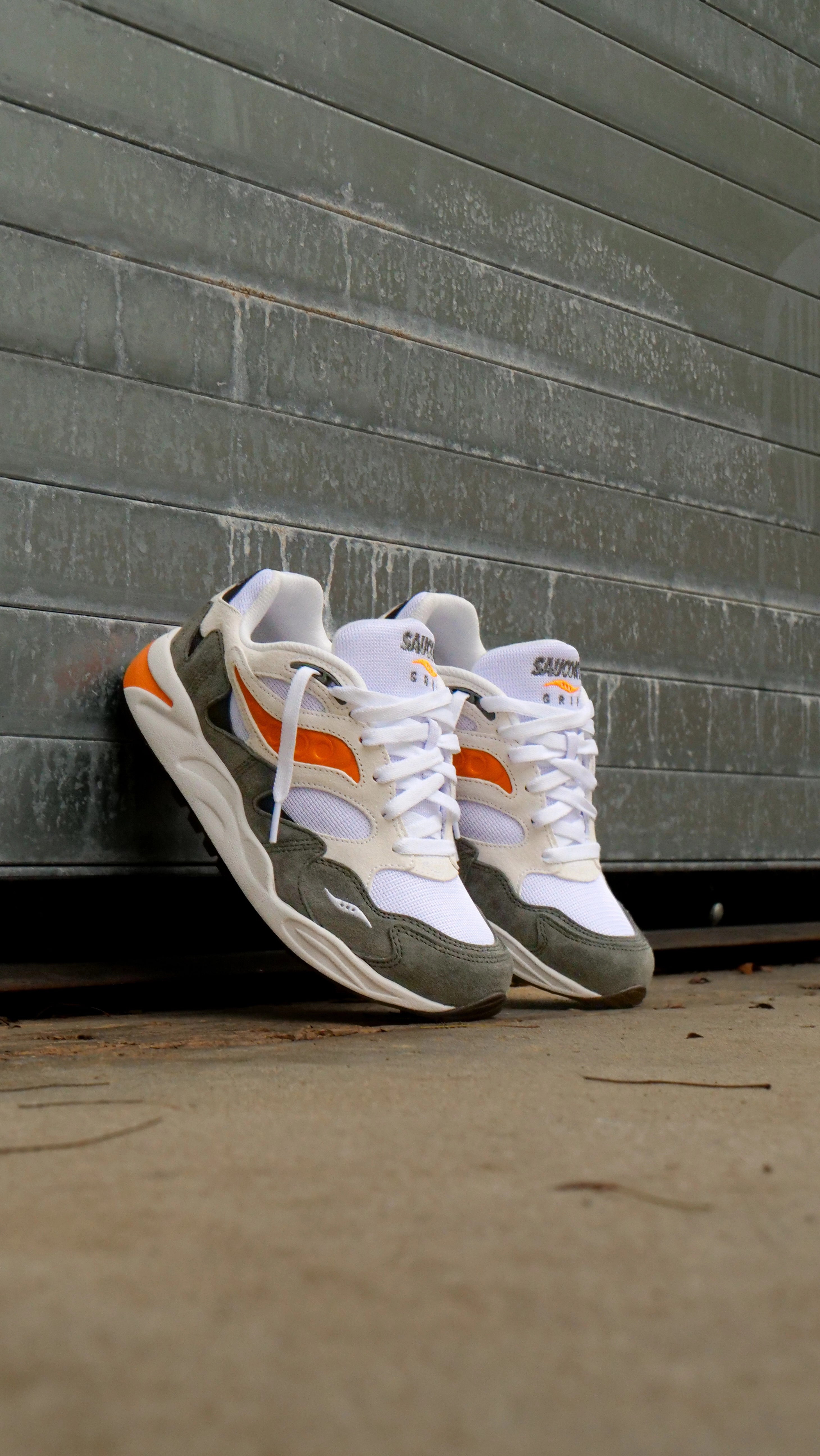 Mens Saucony Grid Shadow 2 Essential (White/Safety Orange) Saucony versatile athletic footwear