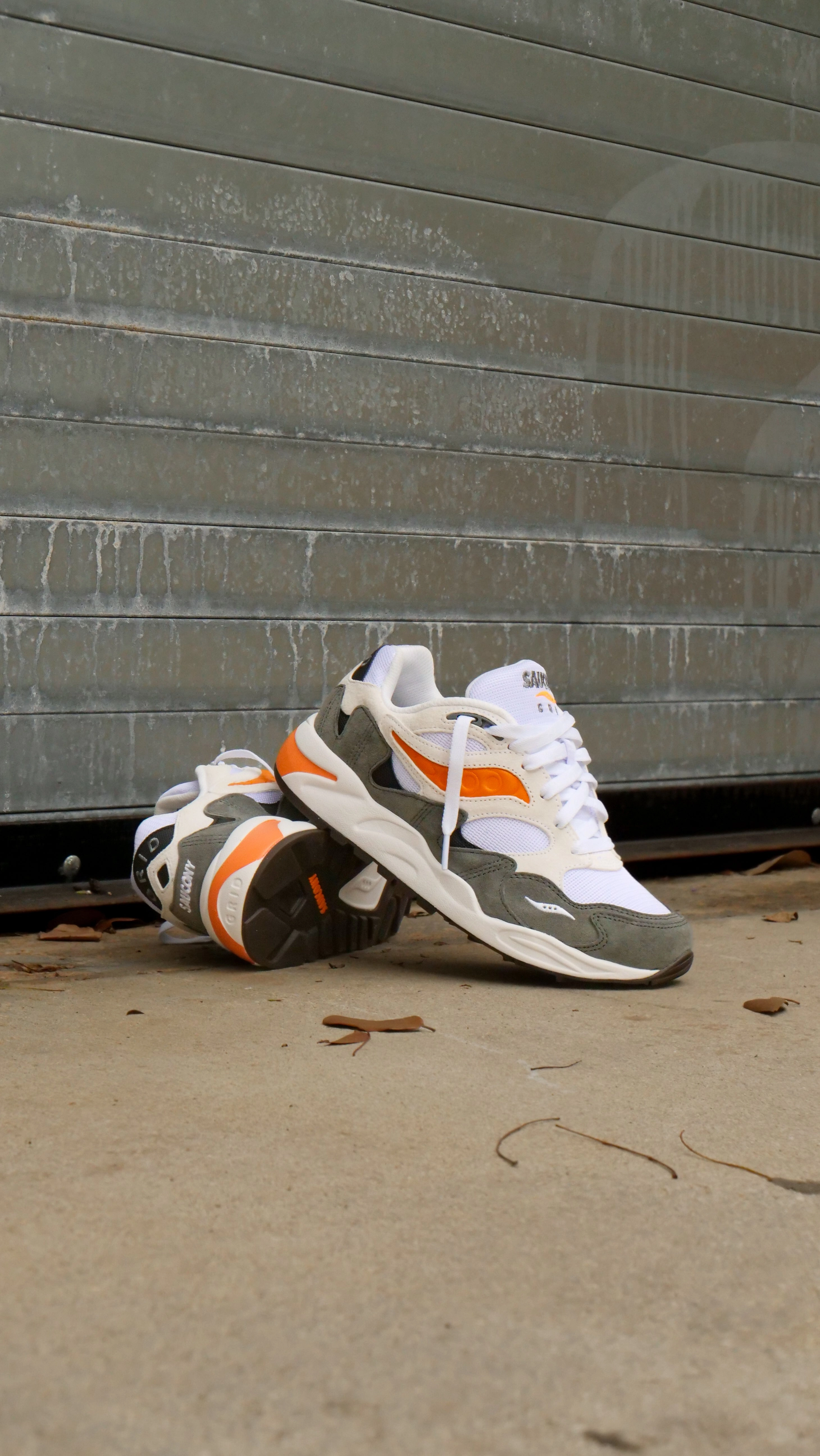 Mens Saucony Grid Shadow 2 Essential (White/Safety Orange) Saucony versatile athletic footwear