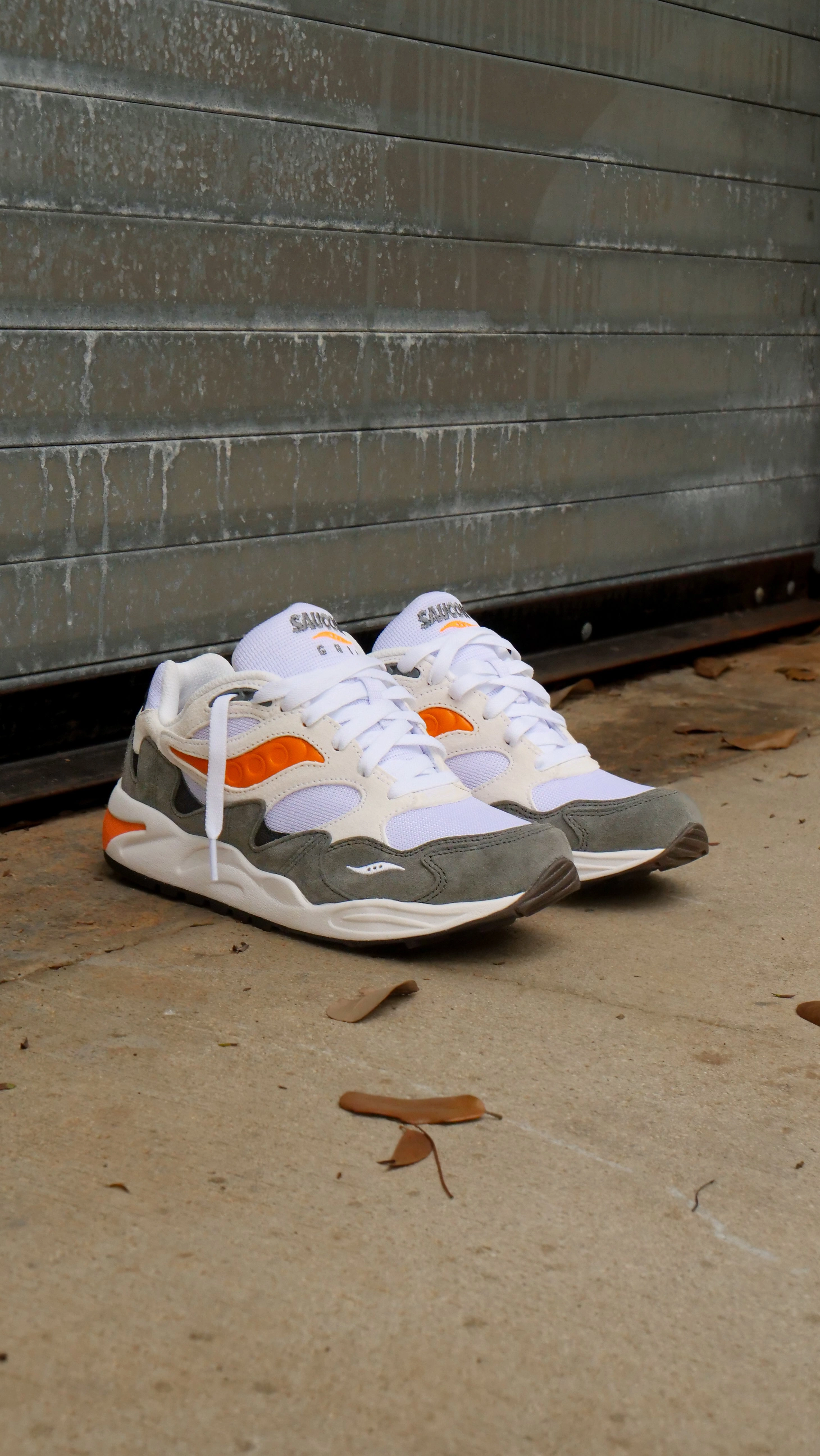 Mens Saucony Grid Shadow 2 Essential (White/Safety Orange) Saucony versatile athletic footwear