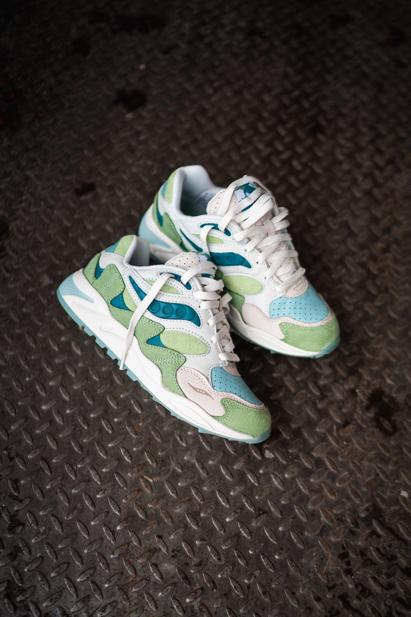 Mens Saucony Grid Shadow 2 (Green/Tan) Saucony versatile athletic footwear