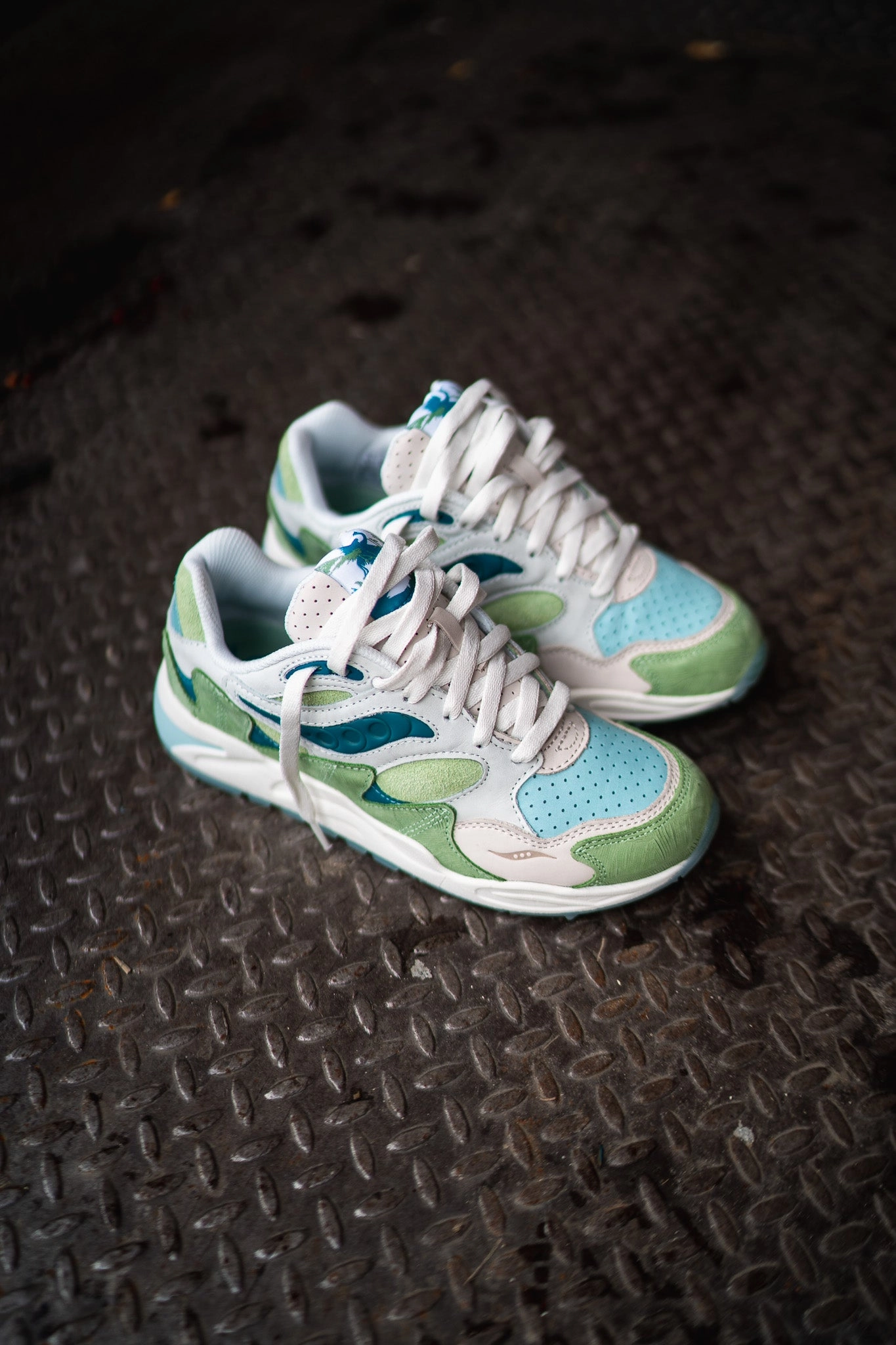 Mens Saucony Grid Shadow 2 (Green/Tan) Saucony versatile athletic footwear