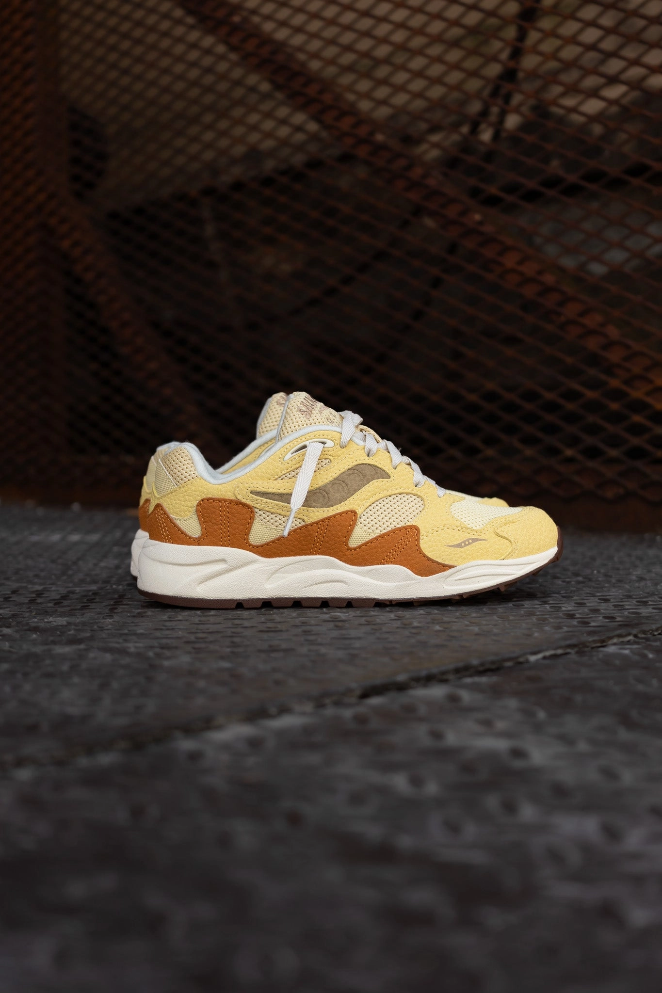 Mens Saucony Grid Shadow 2 (Mustard/Tan) Saucony versatile athletic footwear