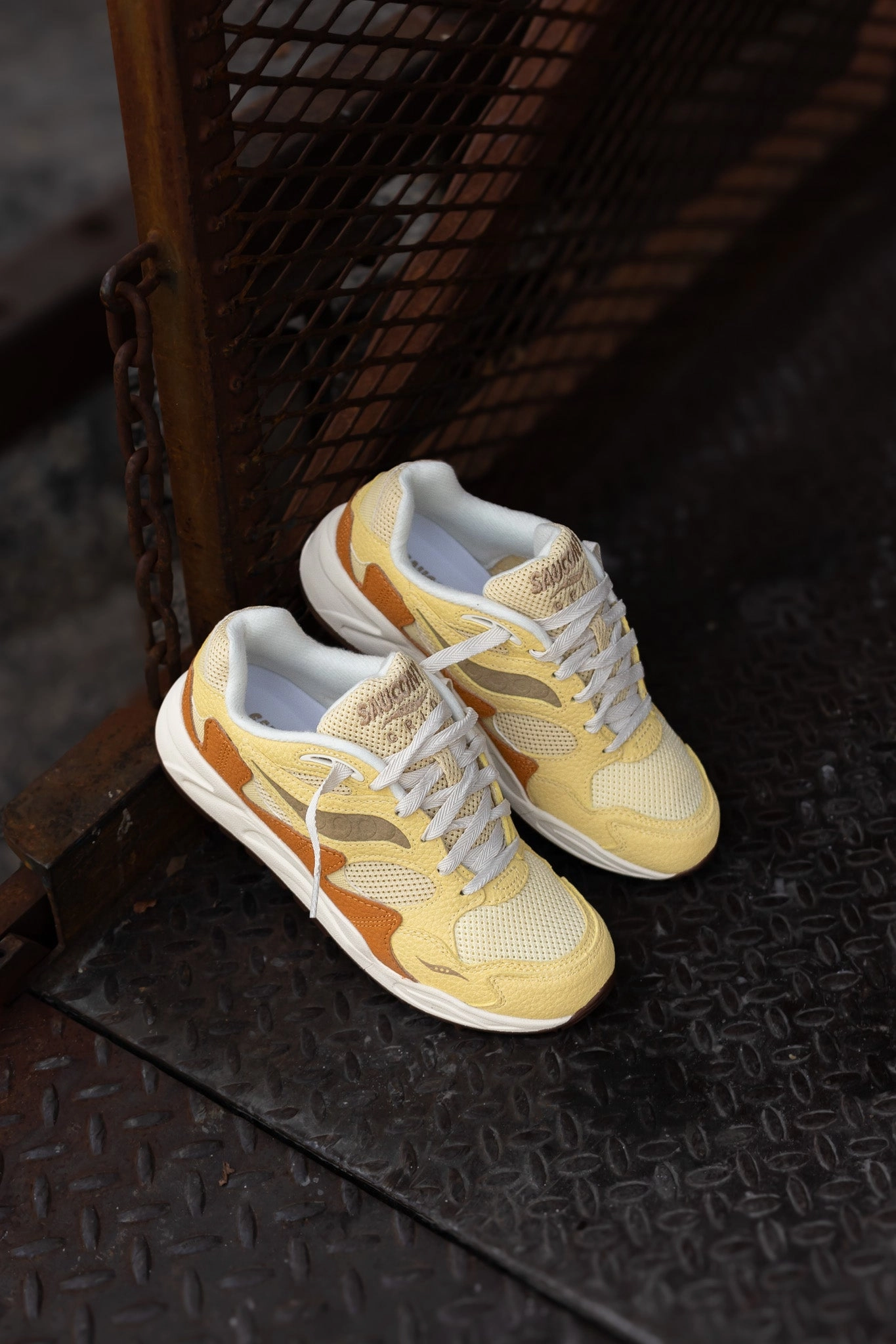 Mens Saucony Grid Shadow 2 (Mustard/Tan) Saucony versatile athletic footwear