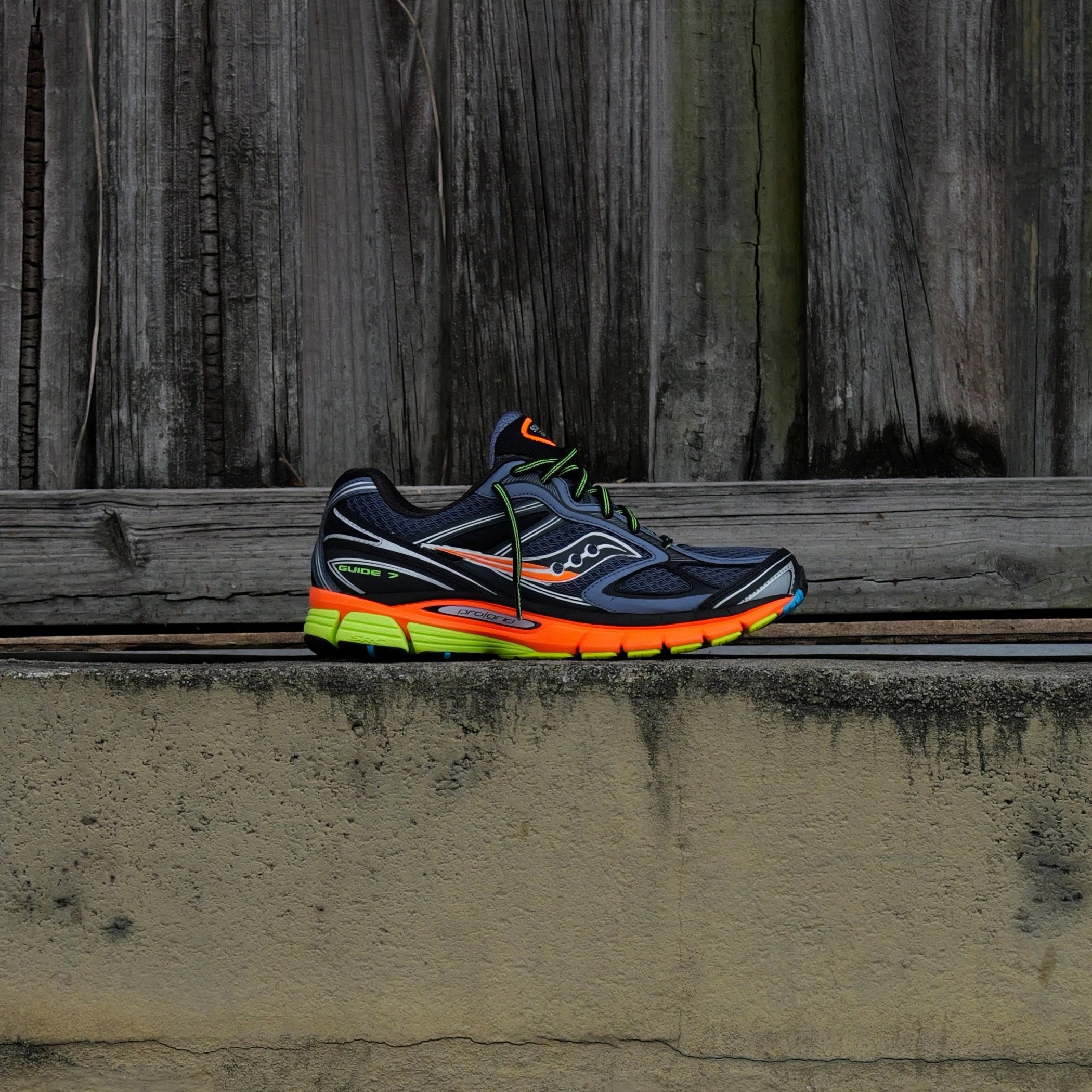 Mens Saucony ProGrid Guide 7 (Grey/Multi) Saucony all-day comfort athletic sneakers