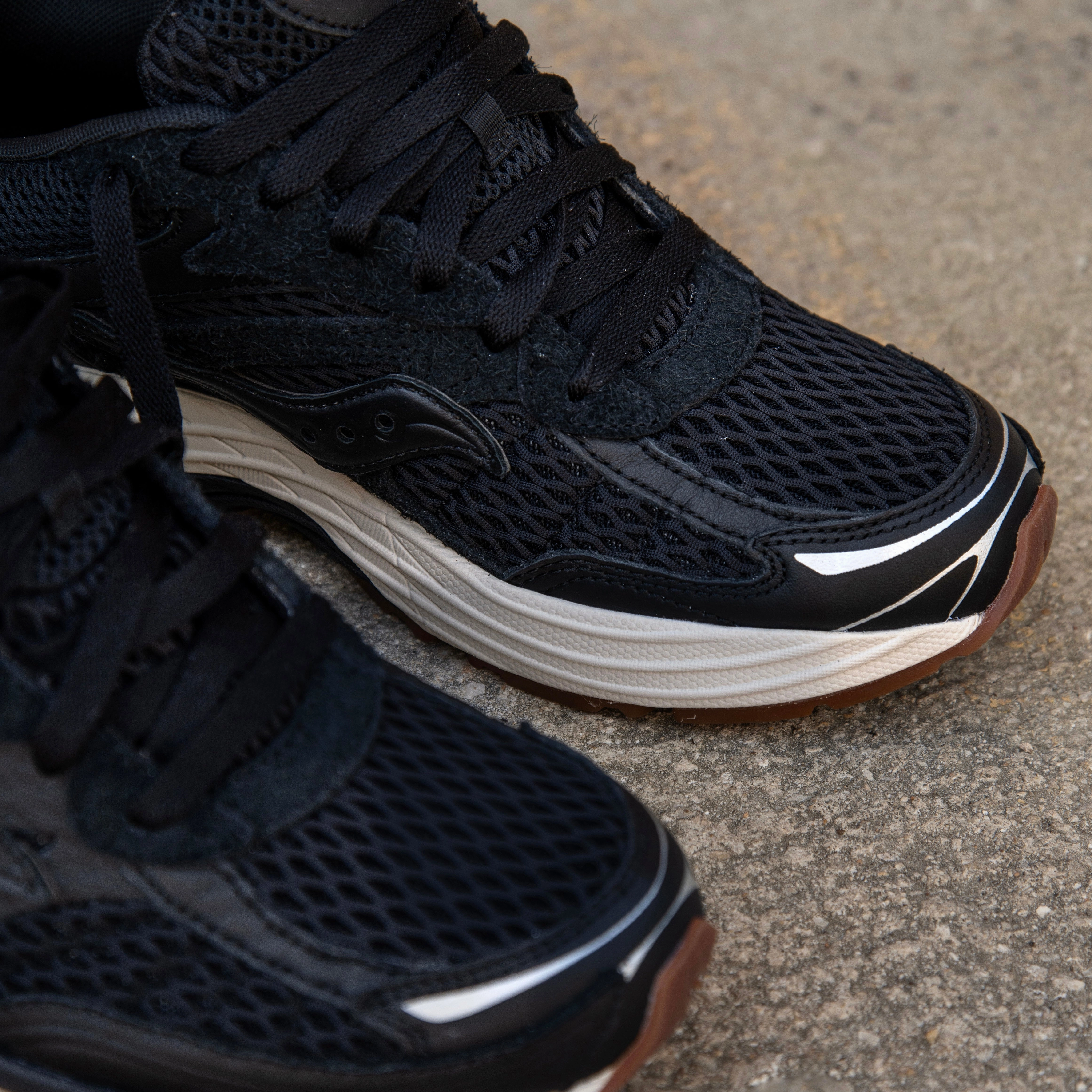 Mens Saucony ProGrid Omni 9 (Crafted Black) Saucony versatile athletic footwear