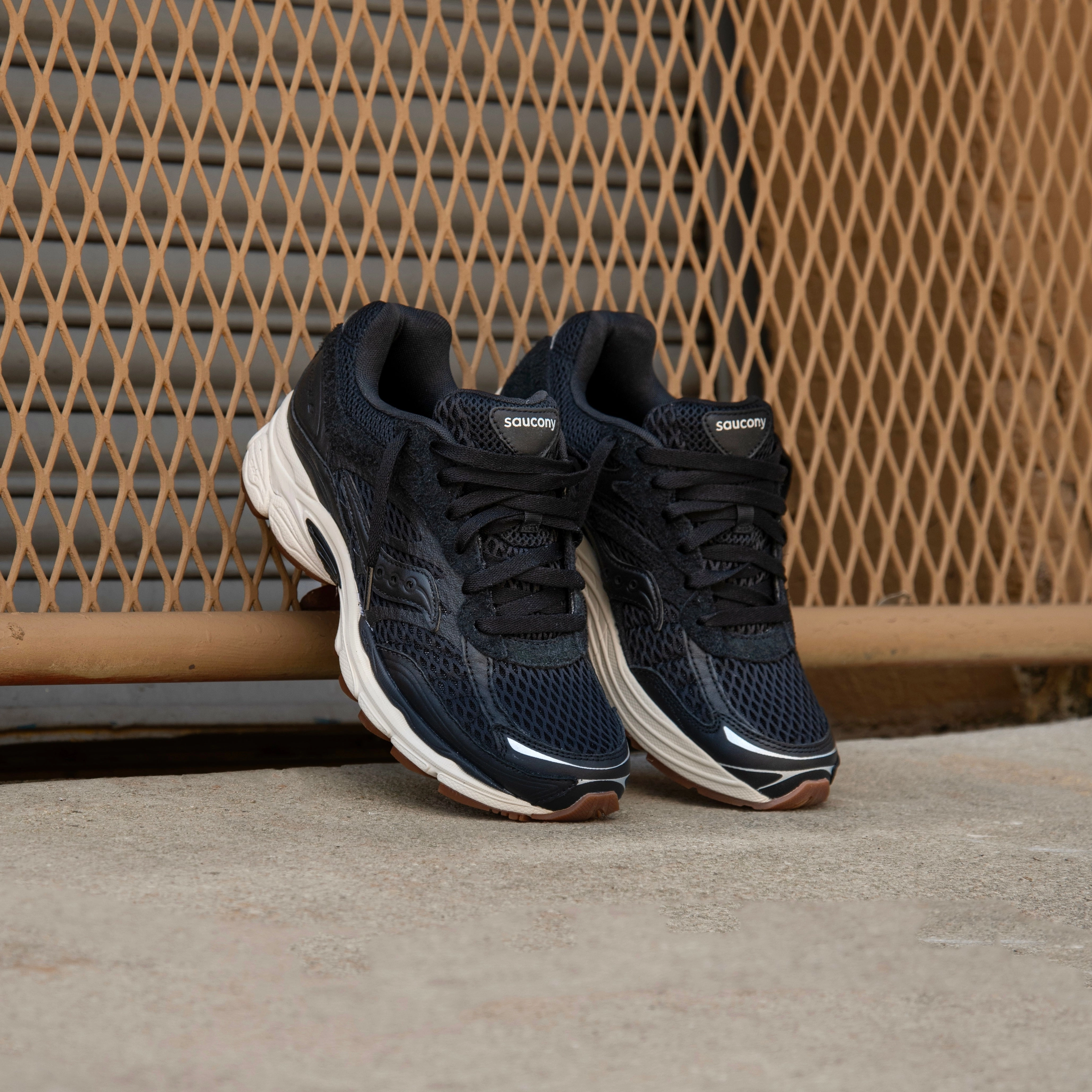 Mens Saucony ProGrid Omni 9 (Crafted Black) Saucony versatile athletic footwear