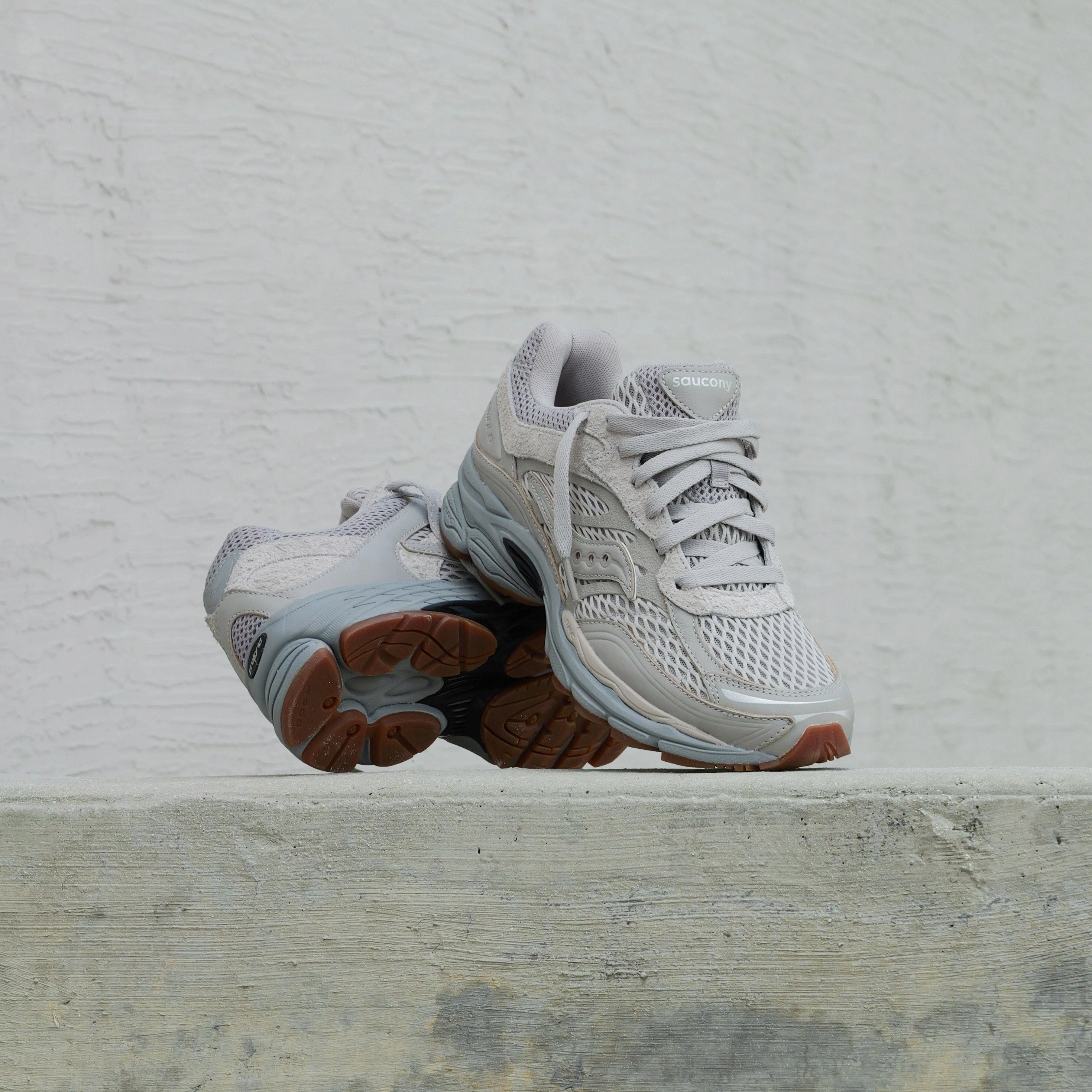 Mens Saucony ProGrid Omni 9 (Crafted Grey) Saucony versatile athletic footwear