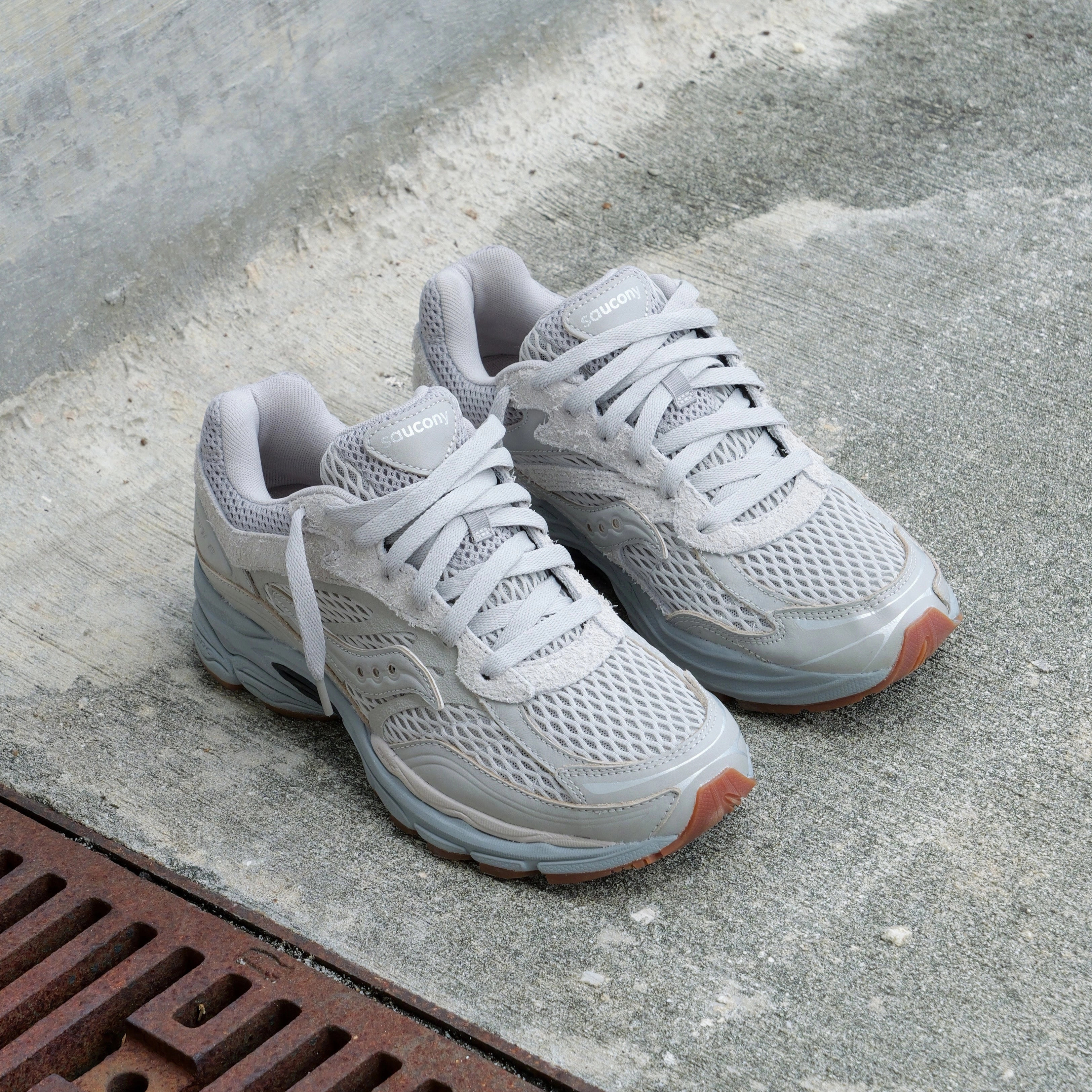 Mens Saucony ProGrid Omni 9 (Crafted Grey) Saucony versatile athletic footwear