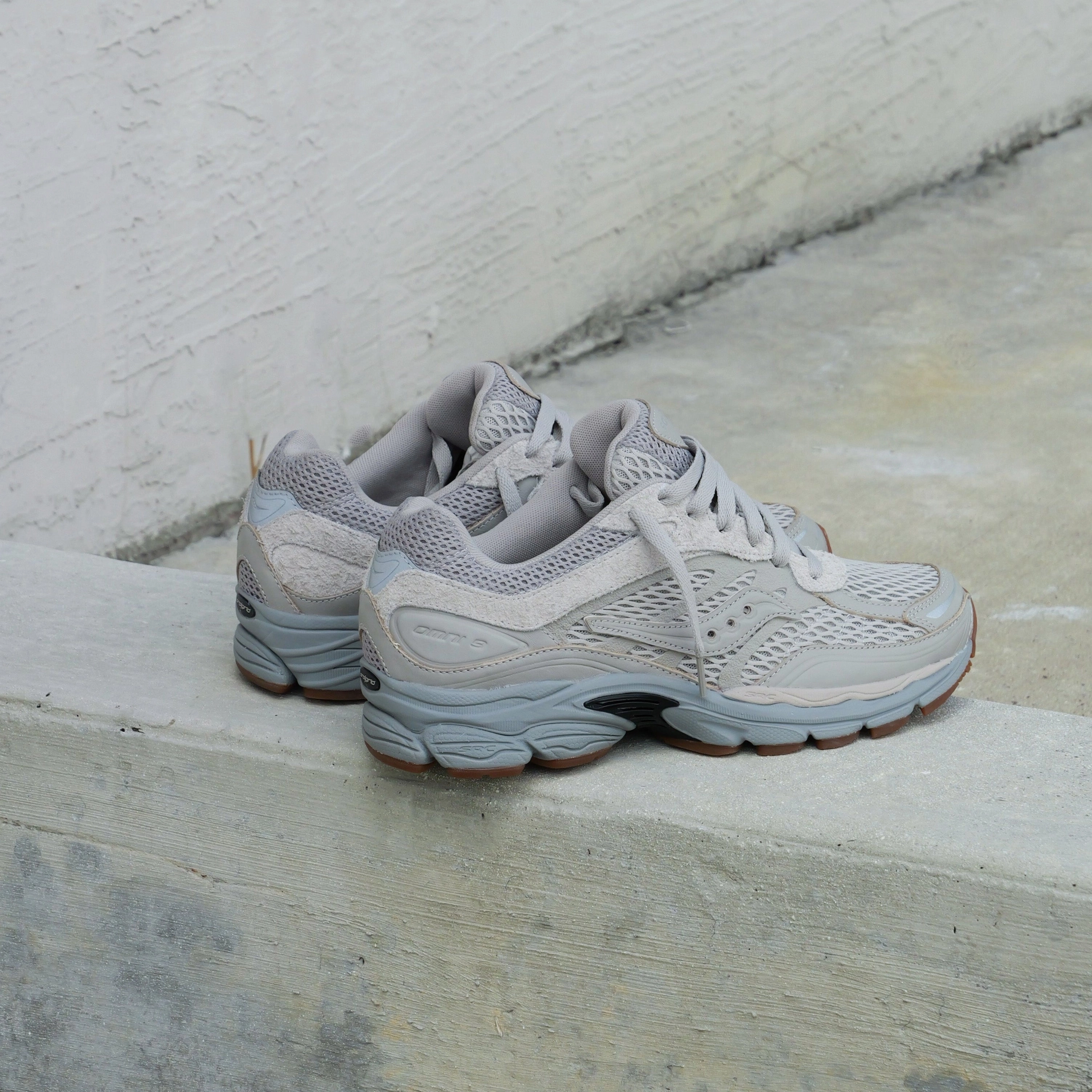 Mens Saucony ProGrid Omni 9 (Crafted Grey) Saucony versatile athletic footwear