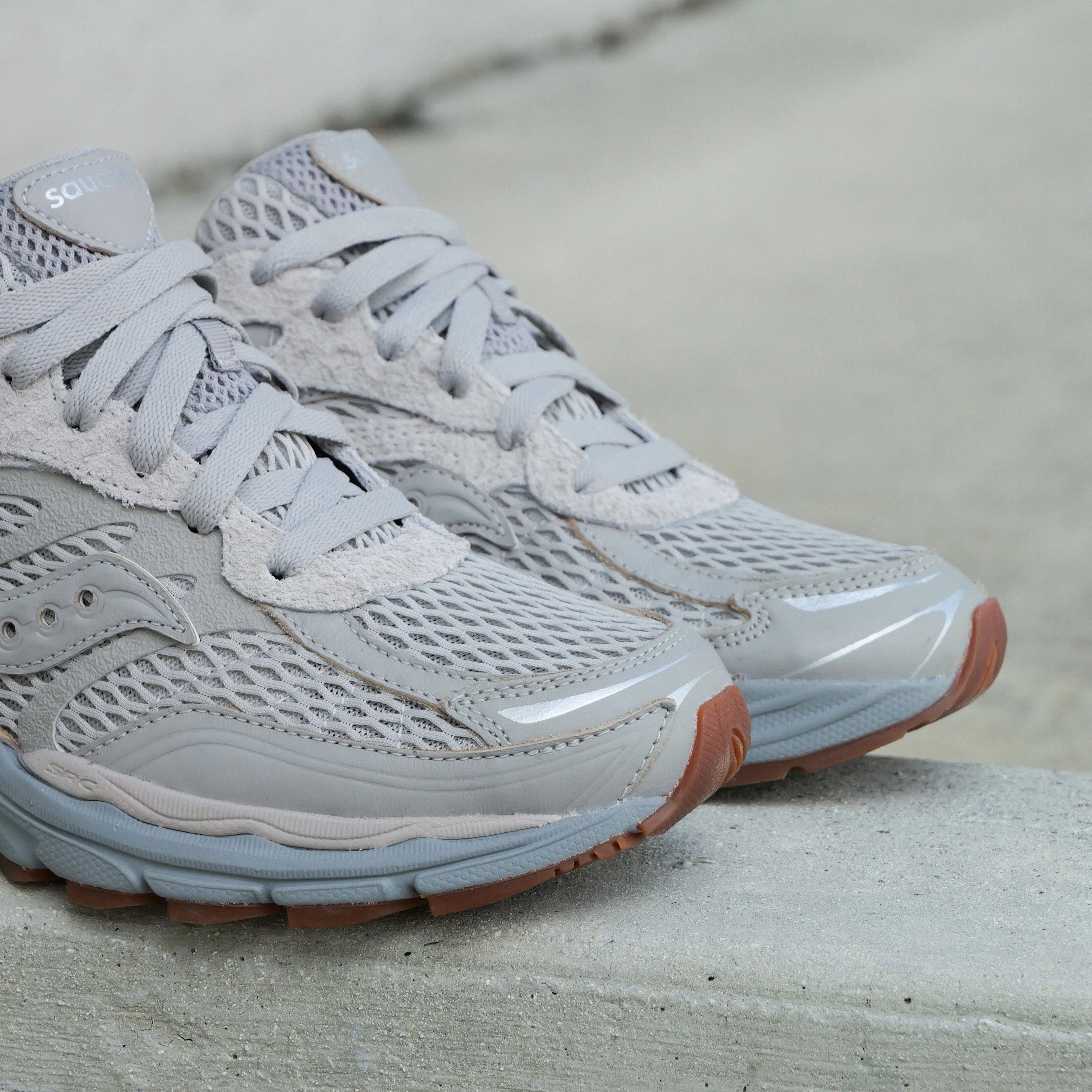 Mens Saucony ProGrid Omni 9 (Crafted Grey) Saucony versatile athletic footwear