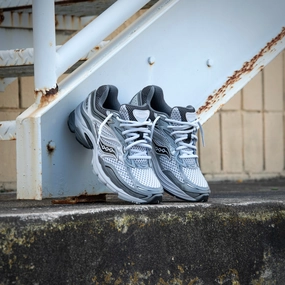 Mens Saucony ProGrid Omni 9 (Microchip/Gris) Saucony all-day comfort athletic sneakers