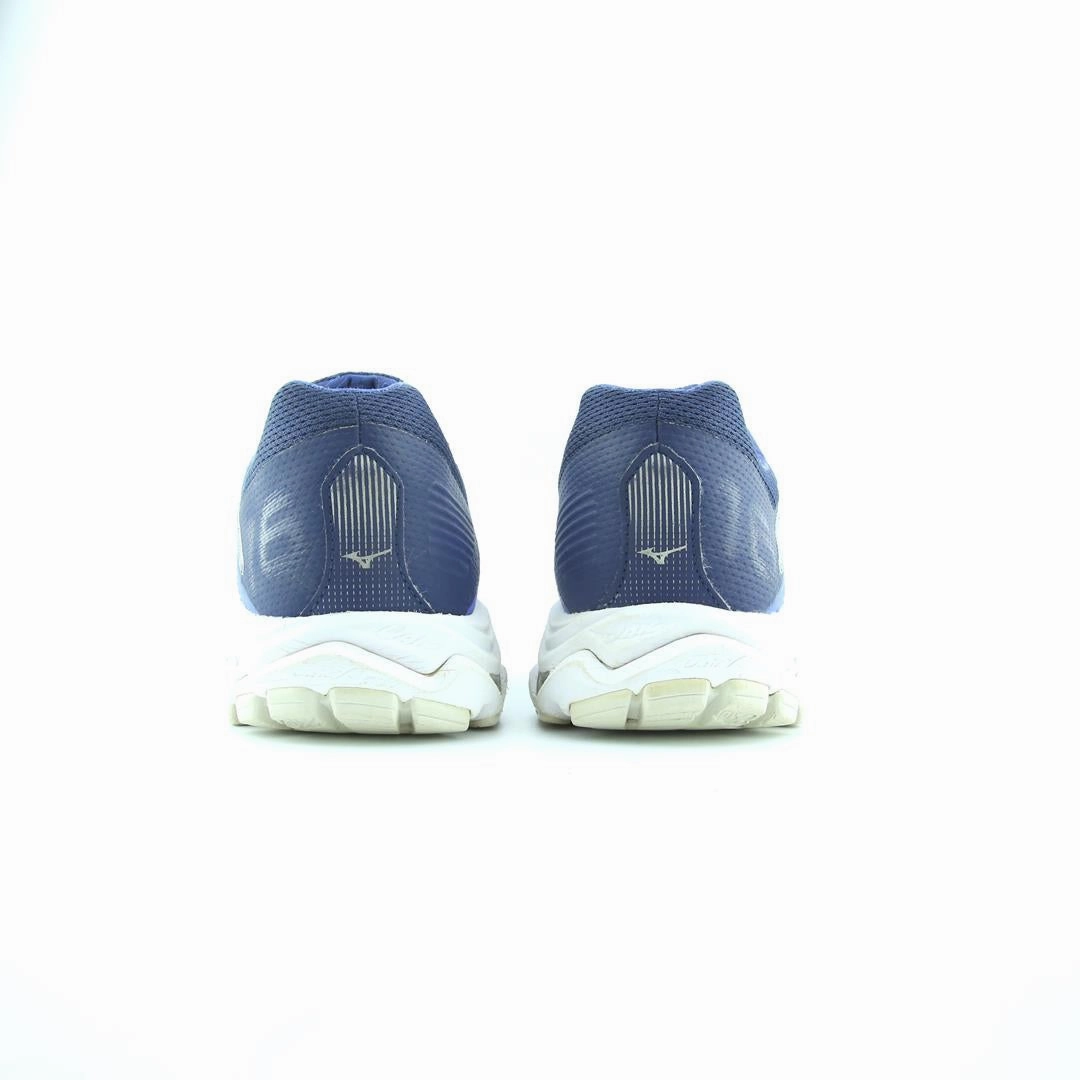 MIZUNO WAVE INSPIRE 16 Mizuno sport shoe styles