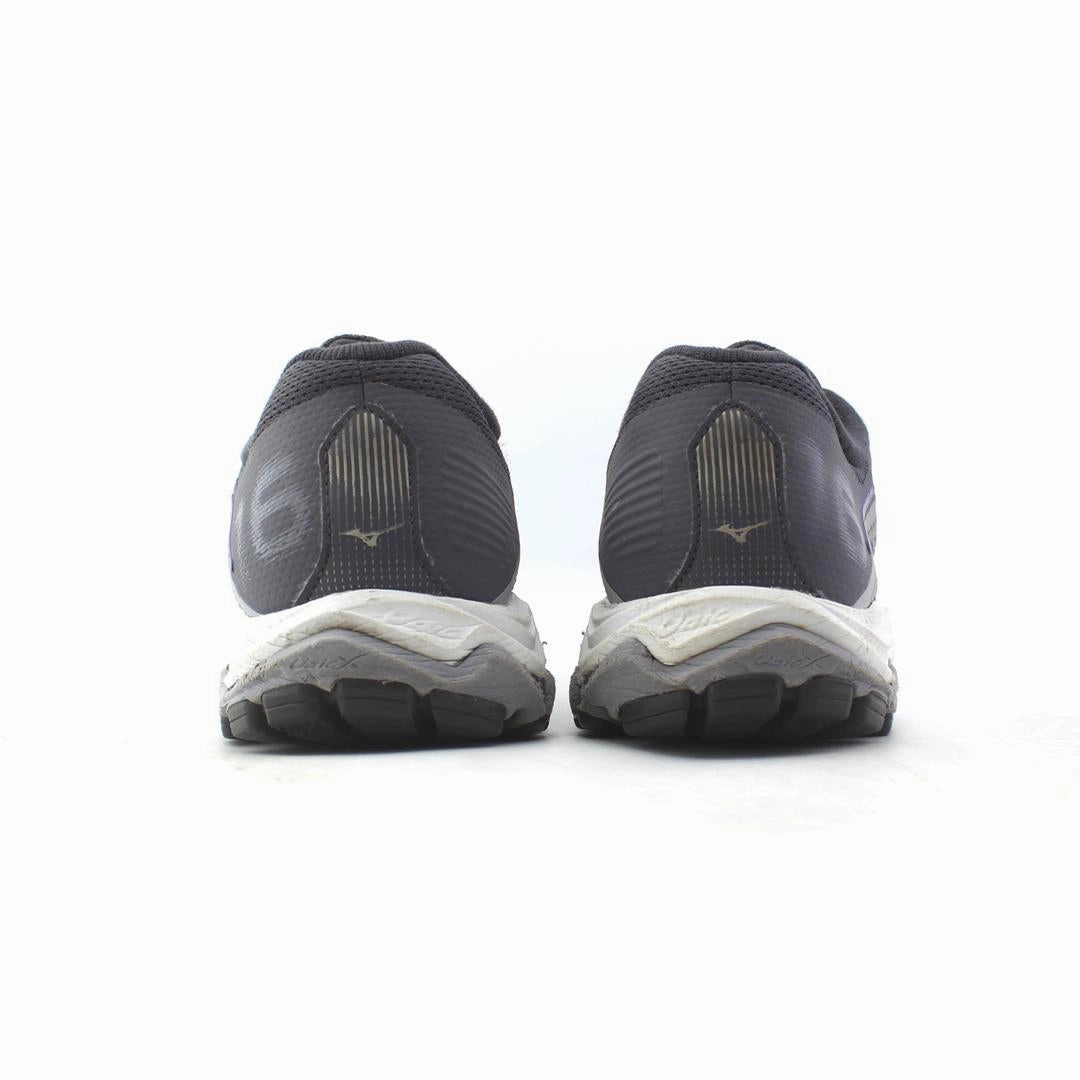 MIZUNO WAVE INSPIRE 16 Mizuno sport shoe styles