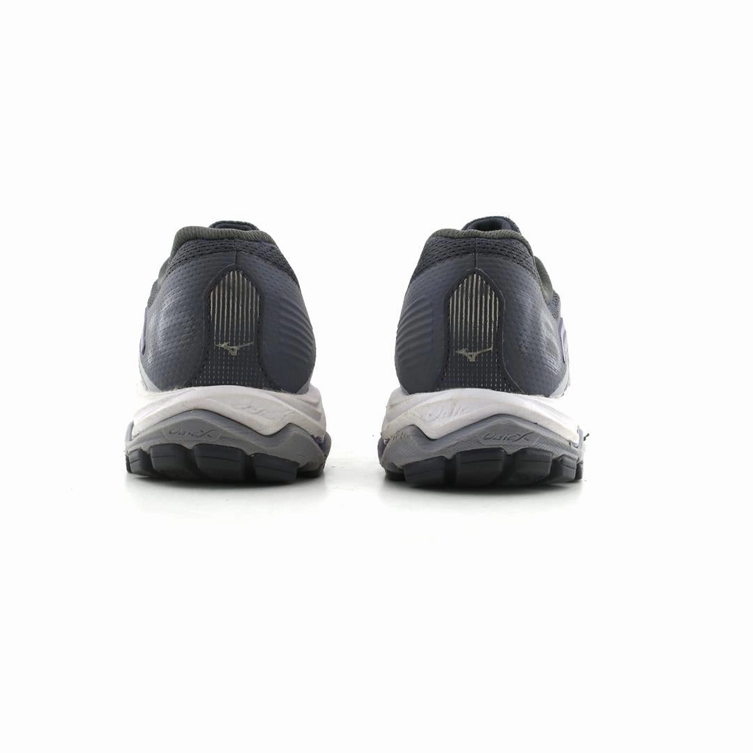 MIZUNO WAVE INSPIRE 17 Mizuno sport shoe styles
