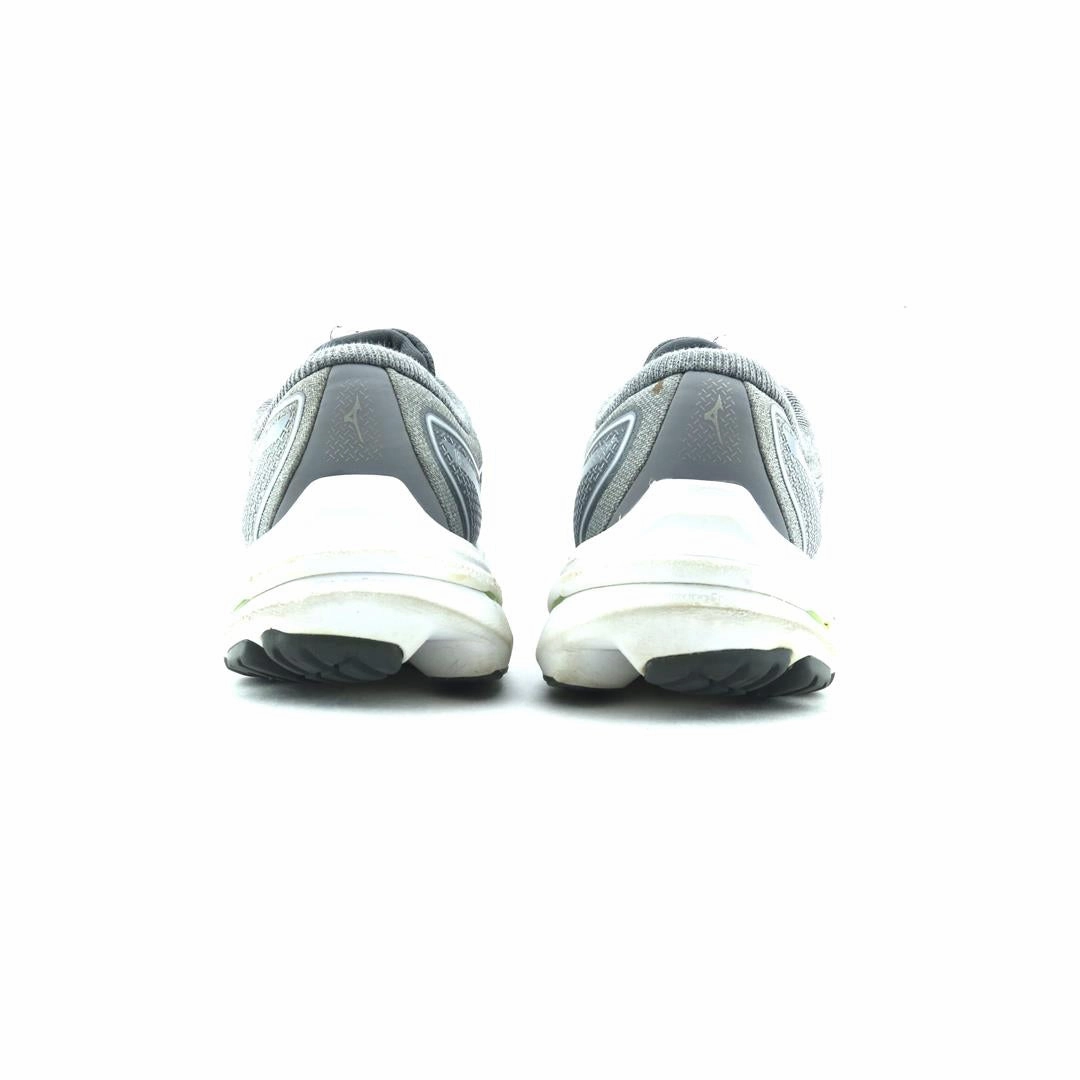MIZUNO WAVE INSPIRE 18 Mizuno sport shoe styles